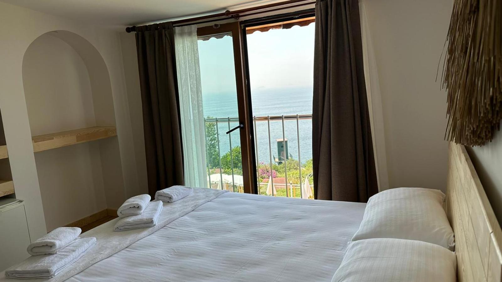 Double Room with Sea View photo 1