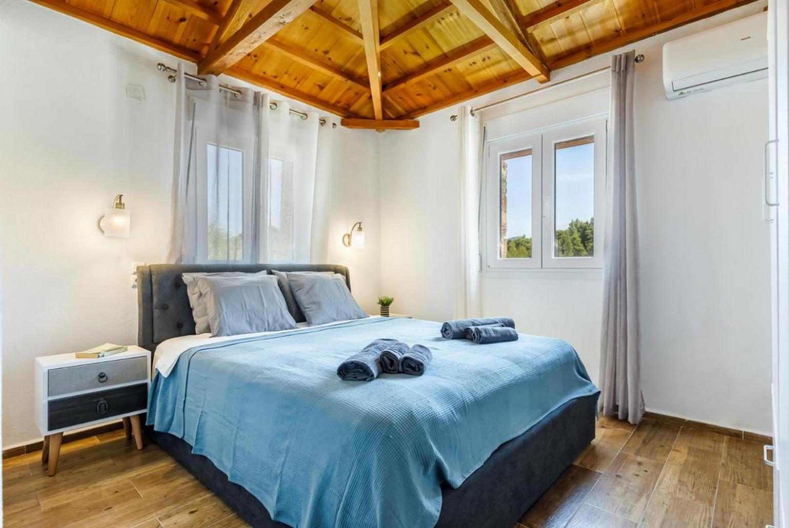 Villa photo 1