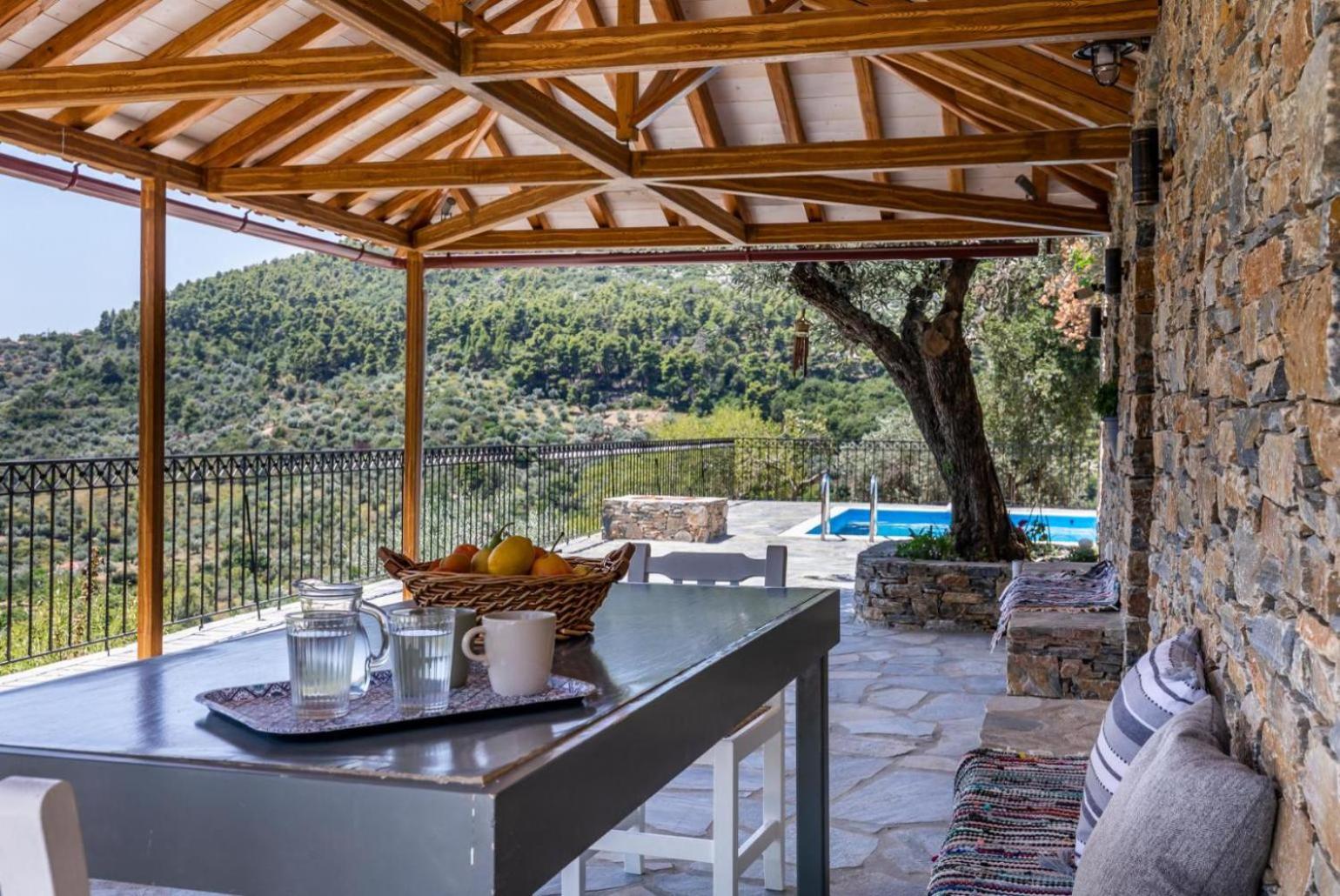 Villa photo 3