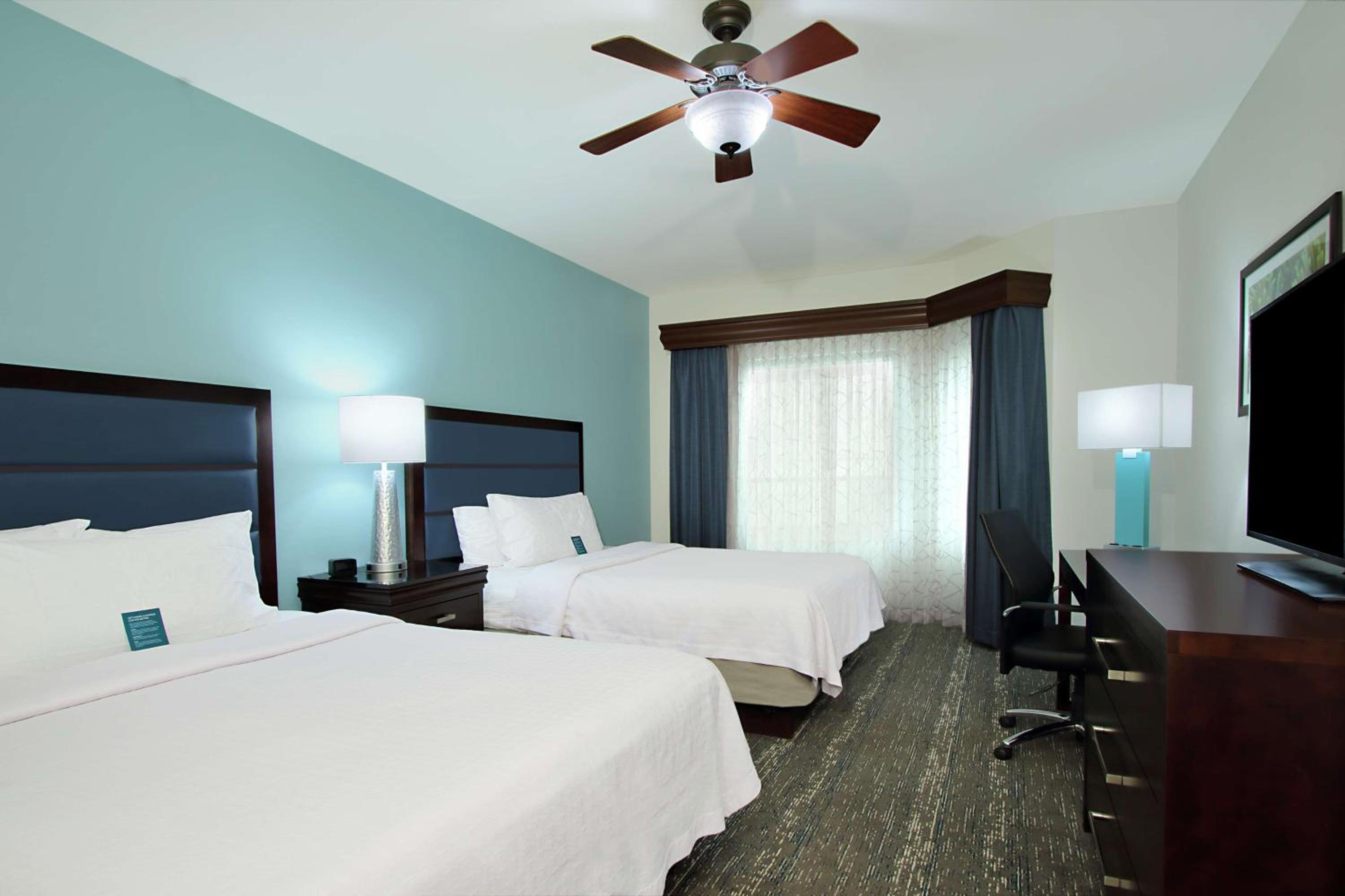 One-Bedroom Queen Suite with Two Queen Beds - Non-Smoking - Photo 1