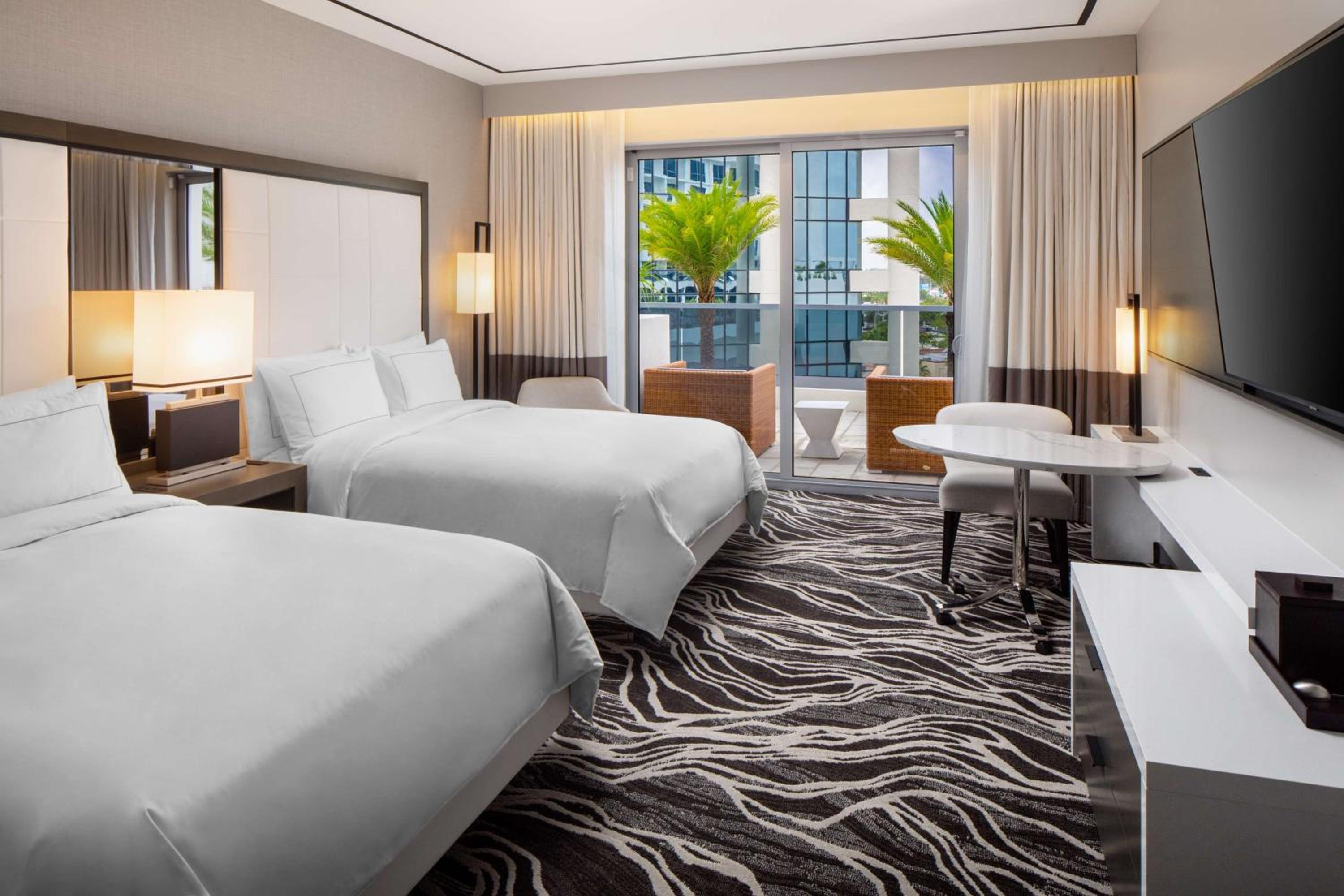 Queen Room with Two Queen Beds with Veranda - Photo 1