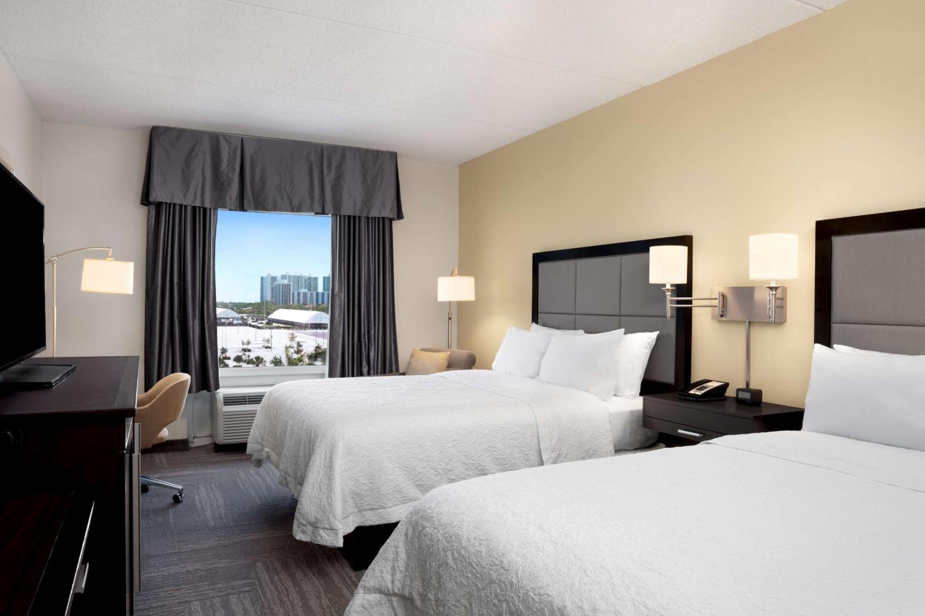 Queen Room With Two Queen Beds - Non-Smoking