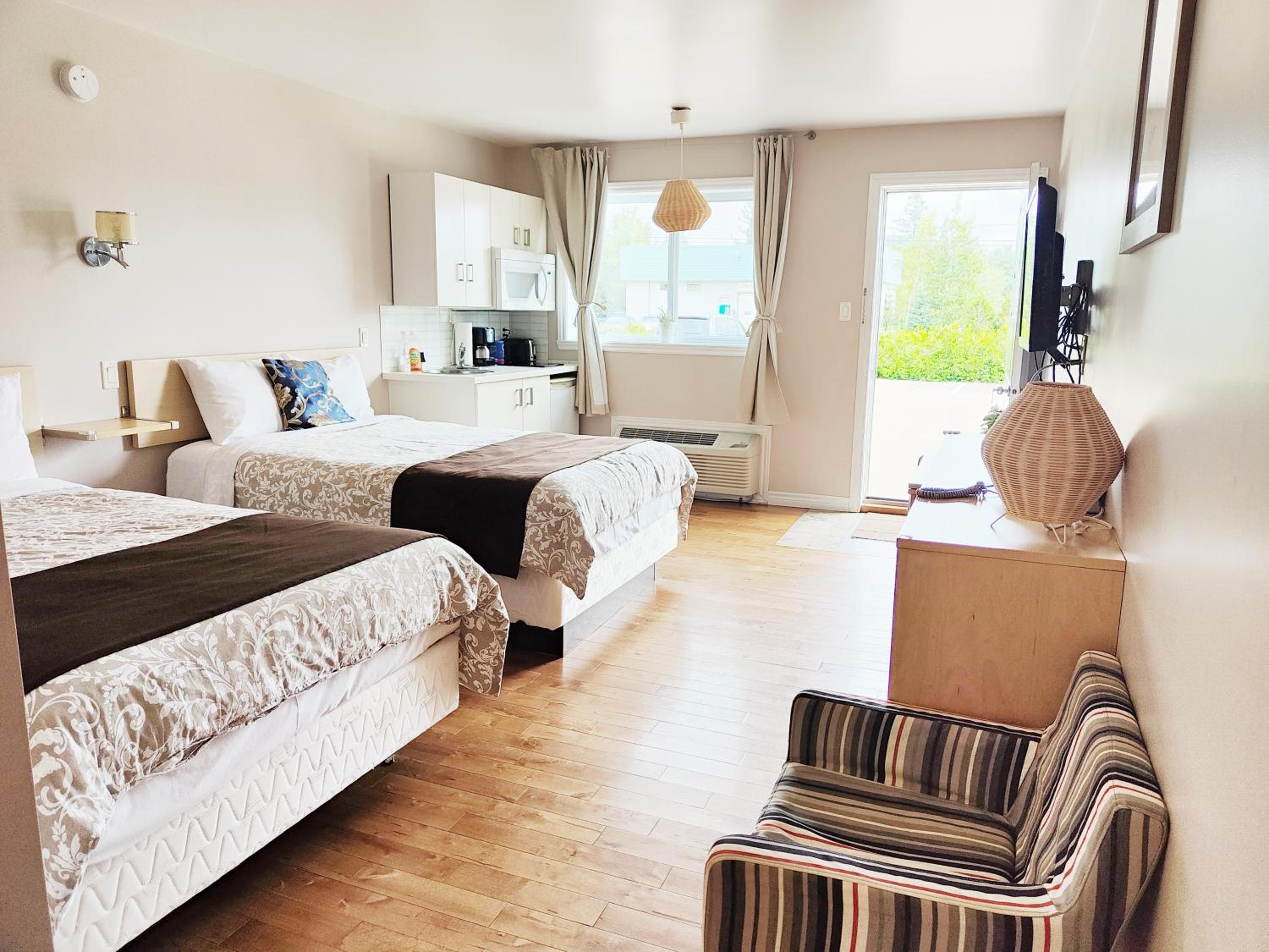 Deluxe Double Room with Kitchenette