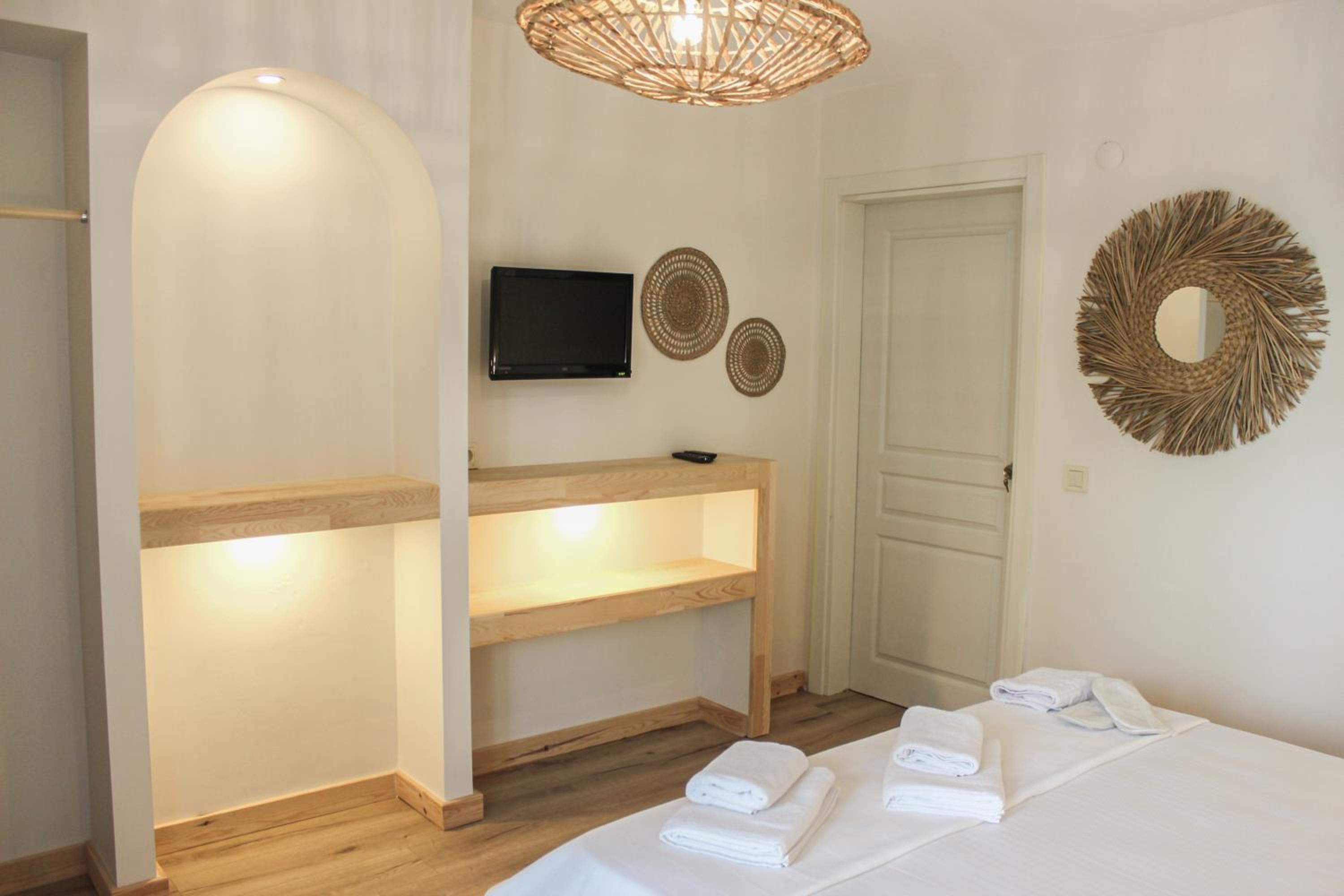 Double Room with Patio photo 2