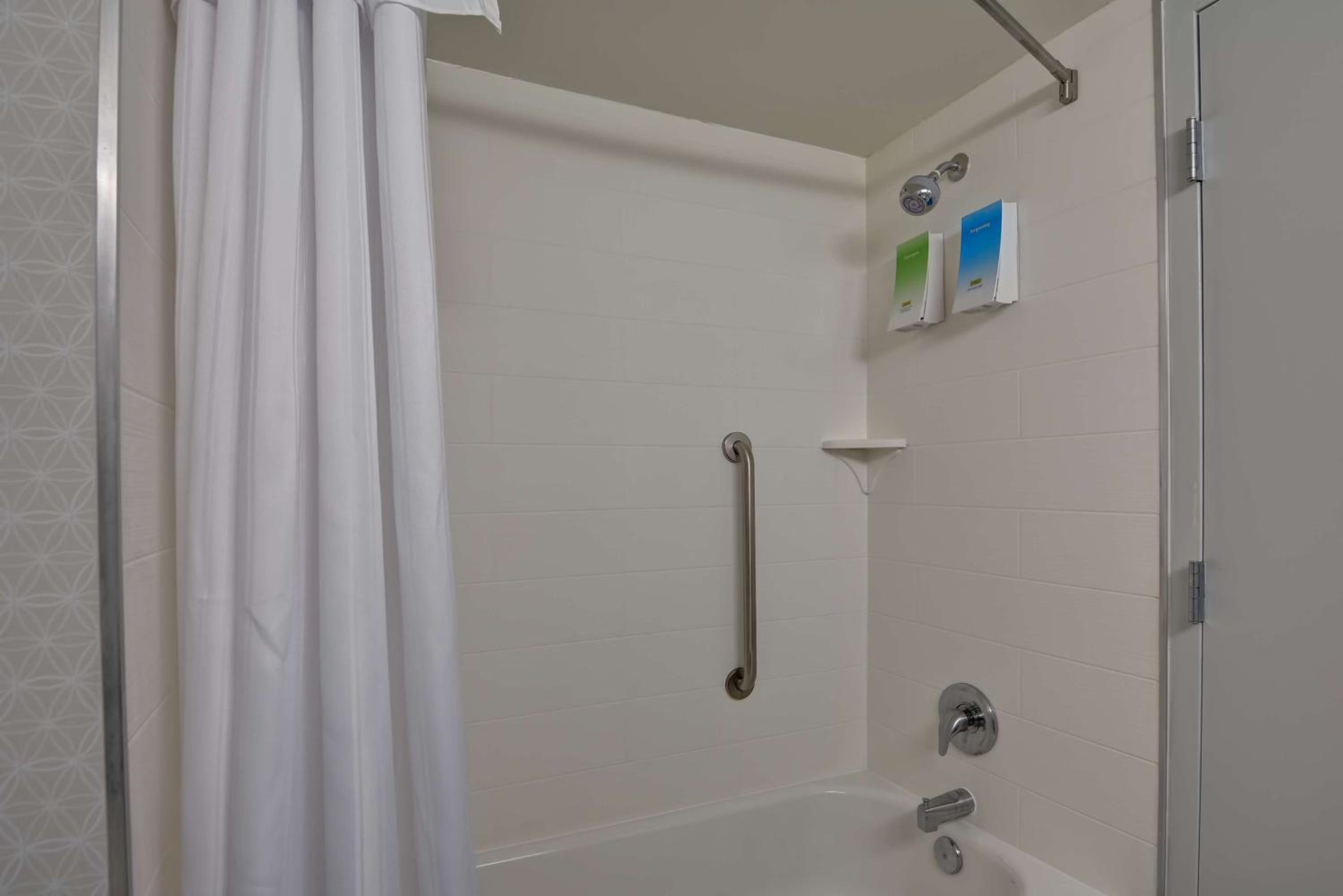 King Studio Suite - Non-Smoking - Photo 4