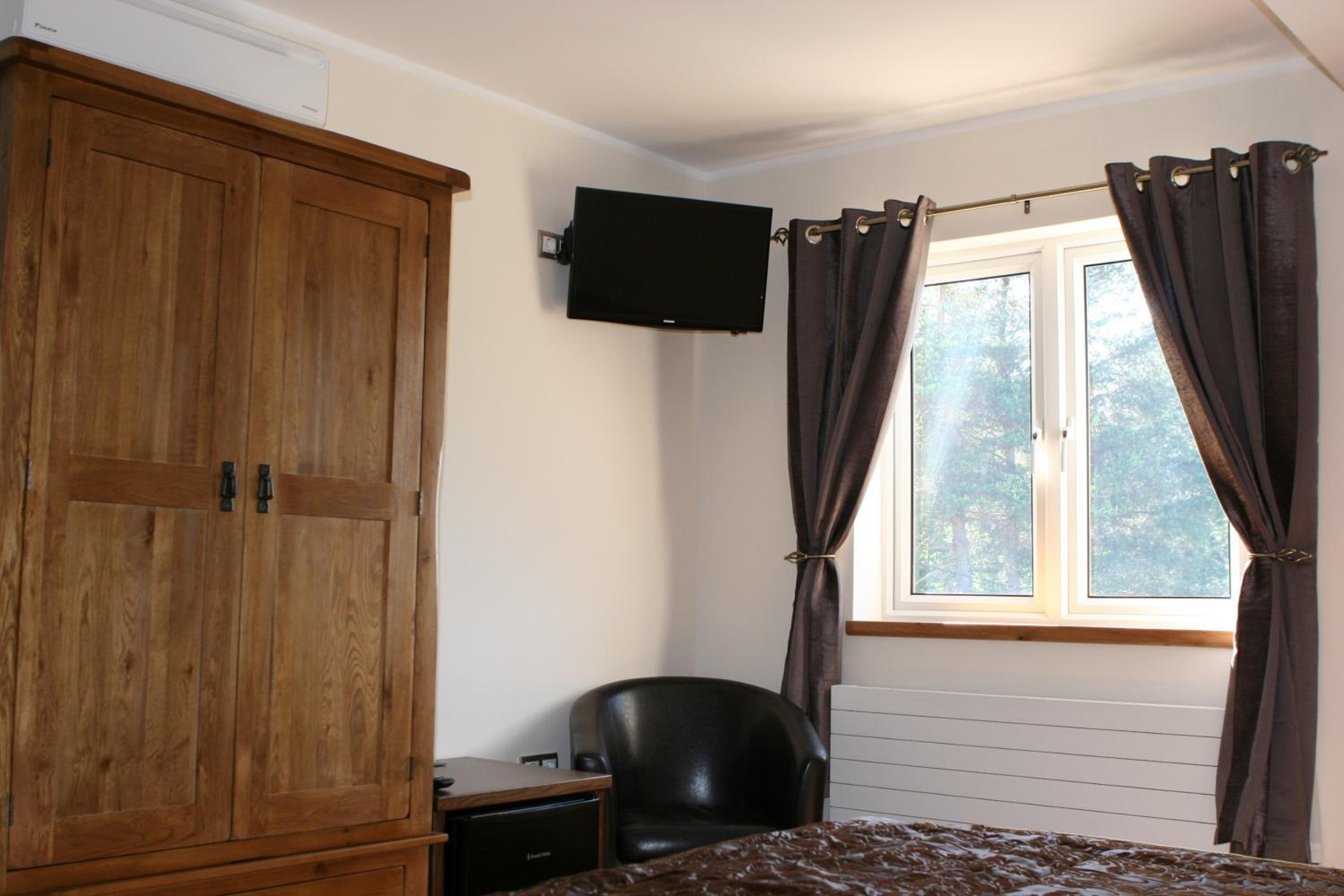 Double Room - Photo 5