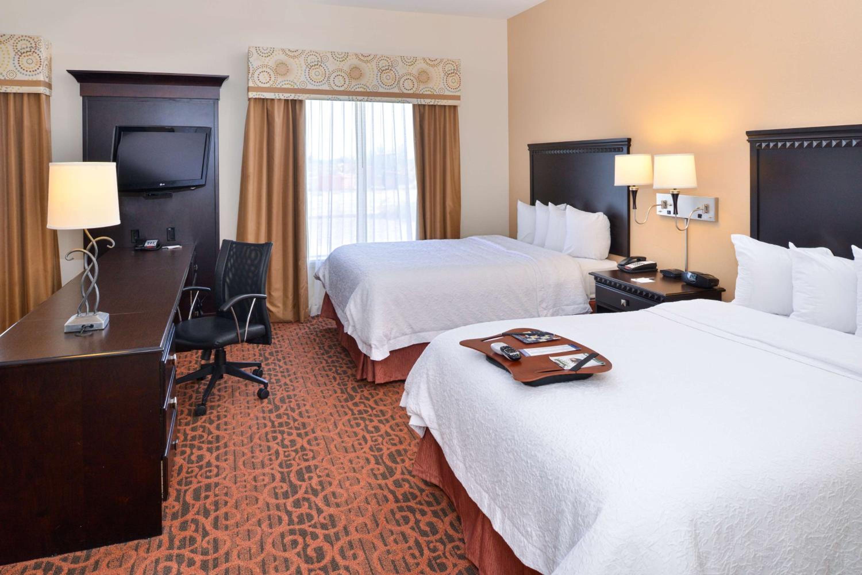Studio Suite with Two Queen Beds - Non-Smoking - Photo 3