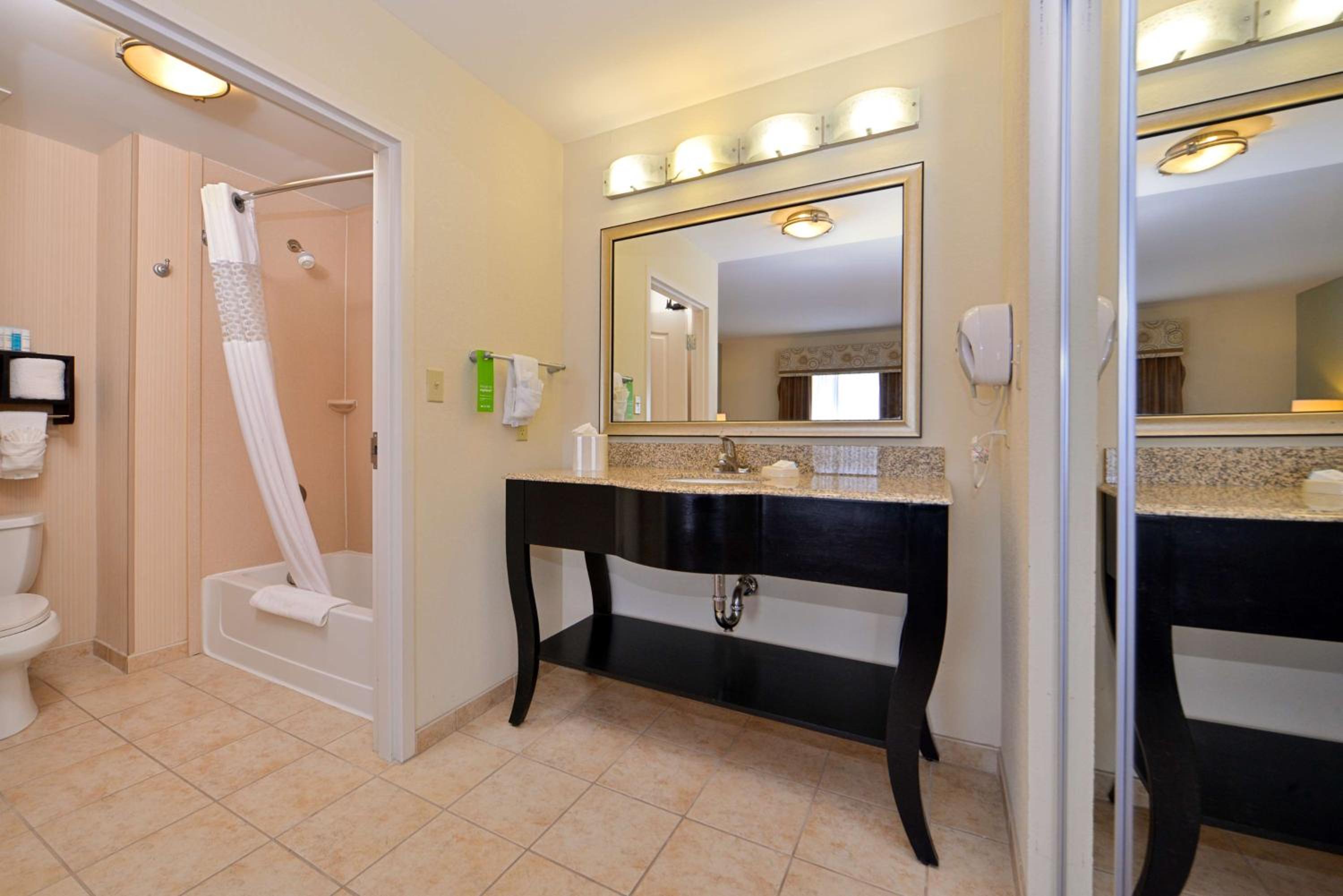 King Studio Suite - Non-Smoking - Photo 5