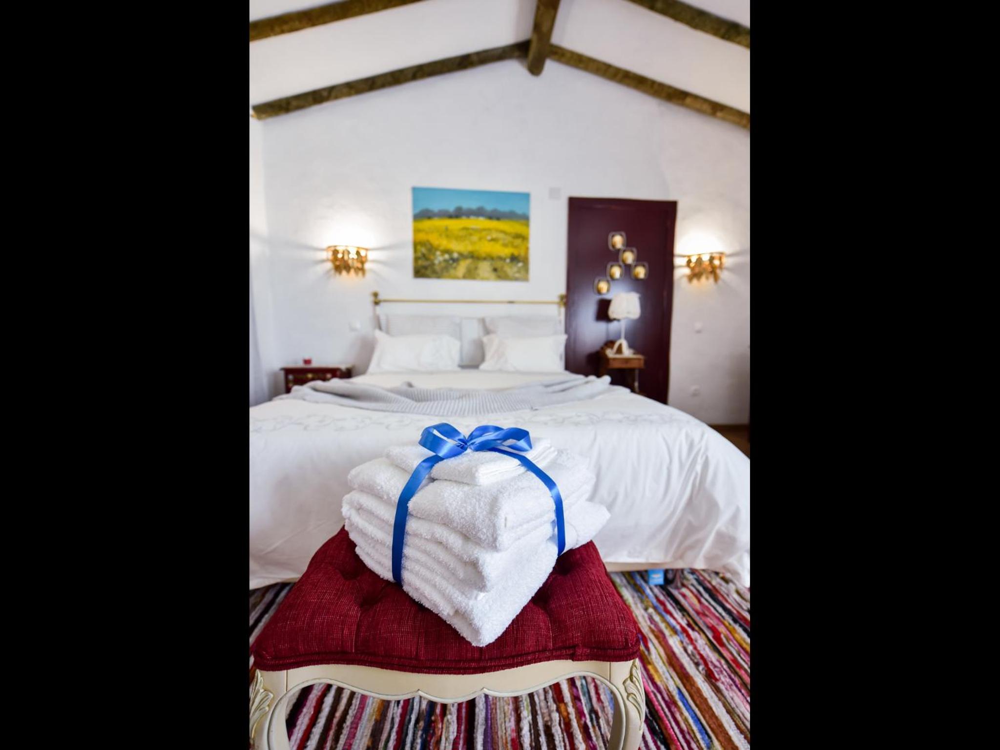 Deluxe Double Room (2 Adults + 1 Child) photo 3