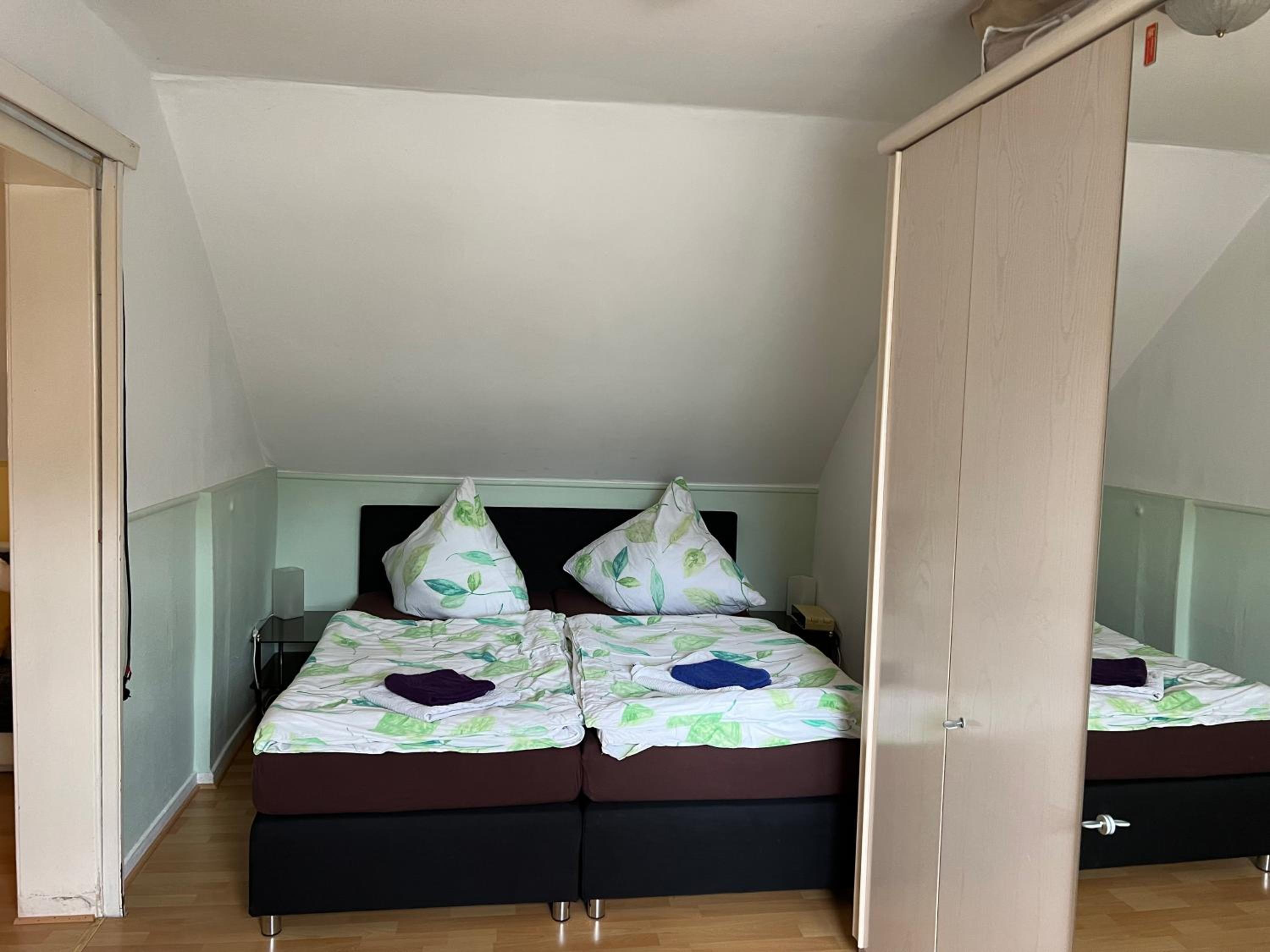 One-Bedroom Apartment photo 1
