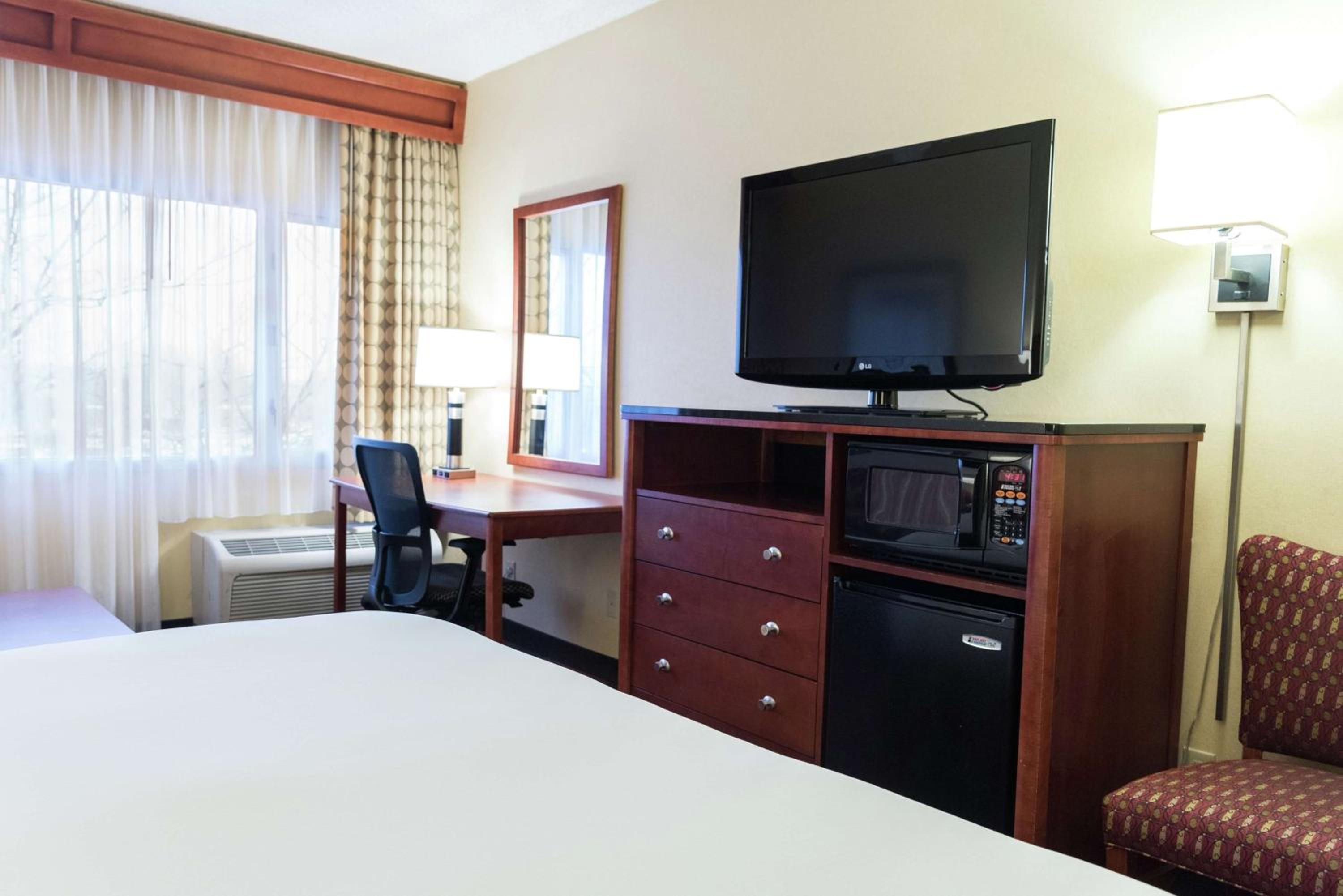 King Room - Hearing Access - Photo 1