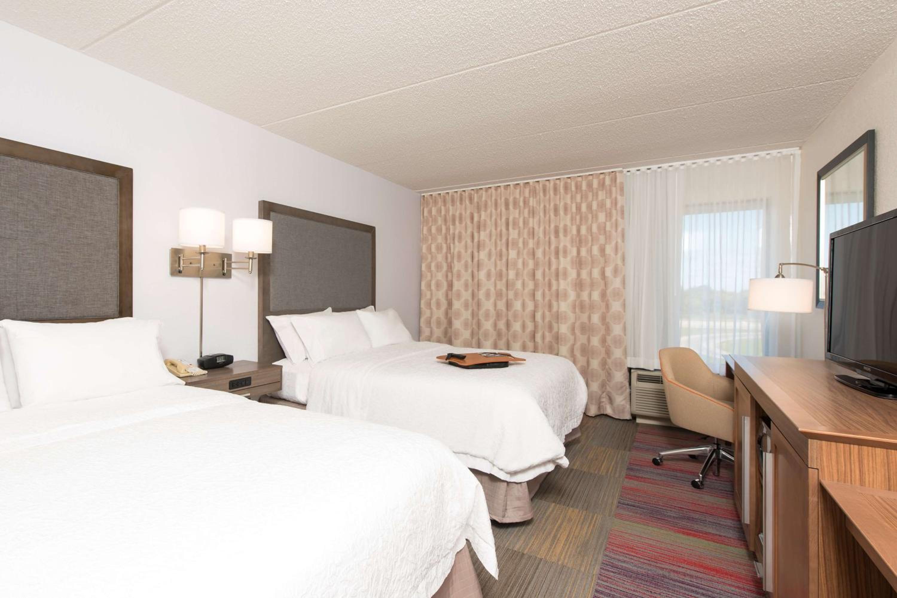 Room with Two Queen Beds - Non-Smoking - Photo 1