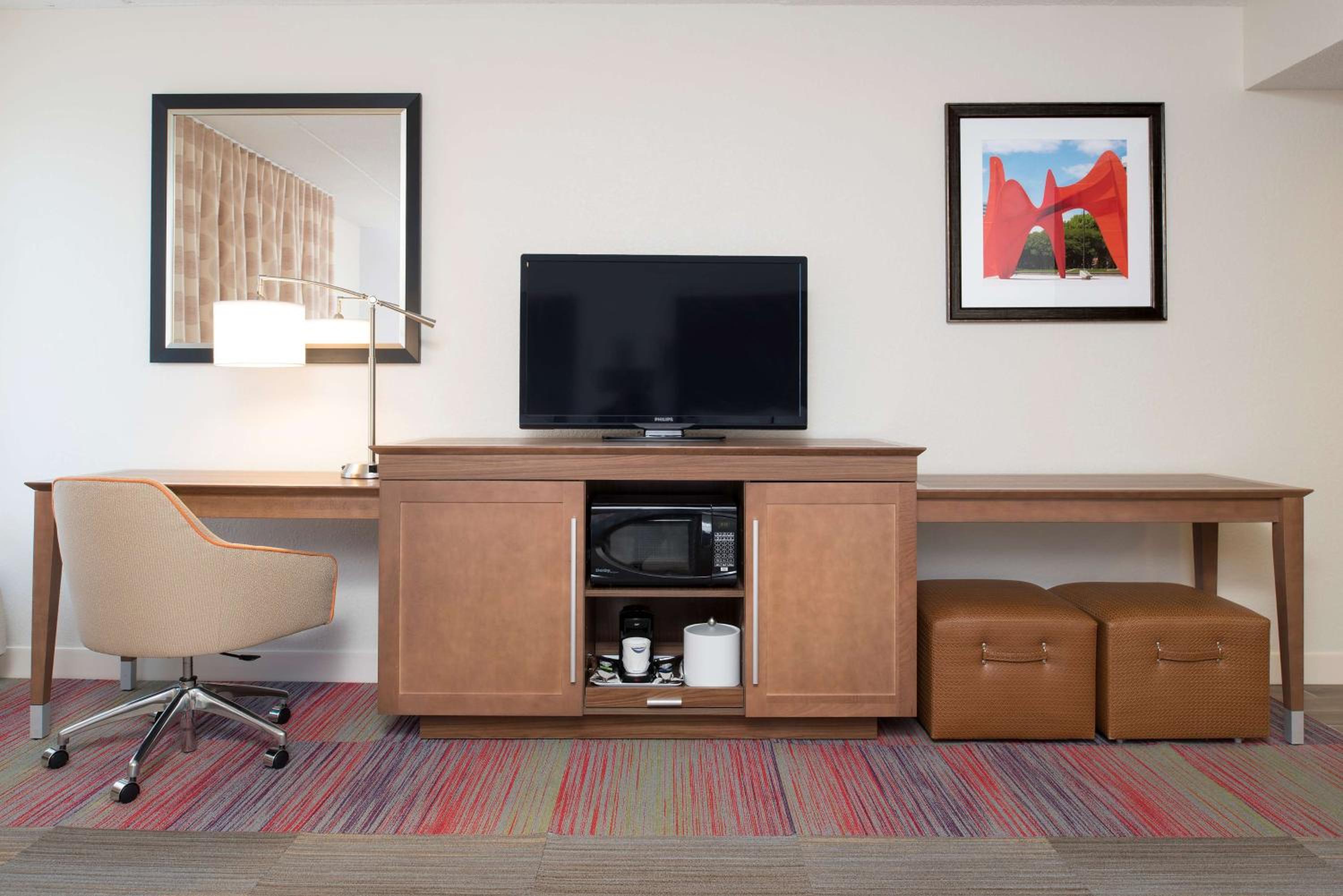 King Room with Sofa Bed and Study - Non-Smoking - Photo 3