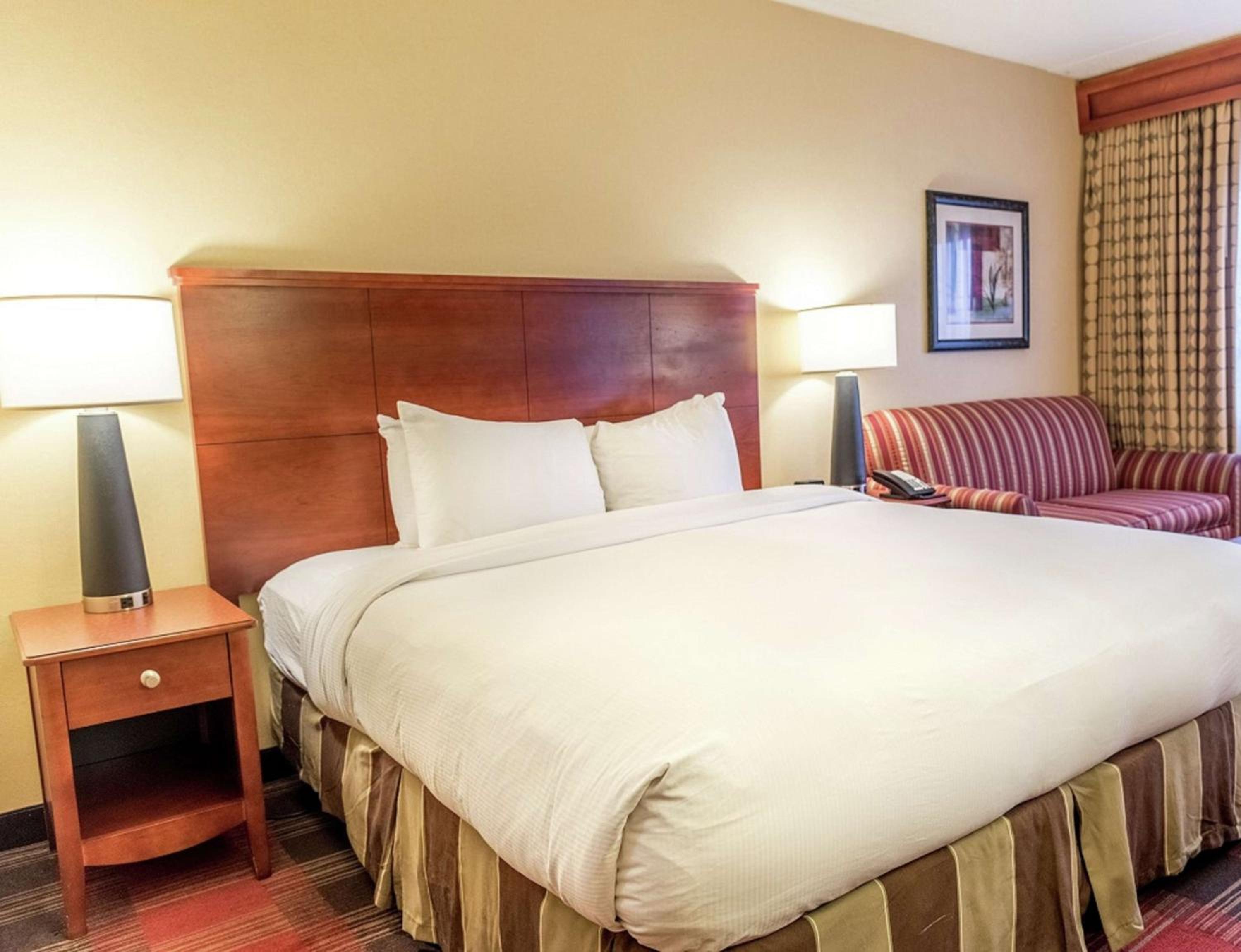 King Room with Indoor Balcony - Photo 1
