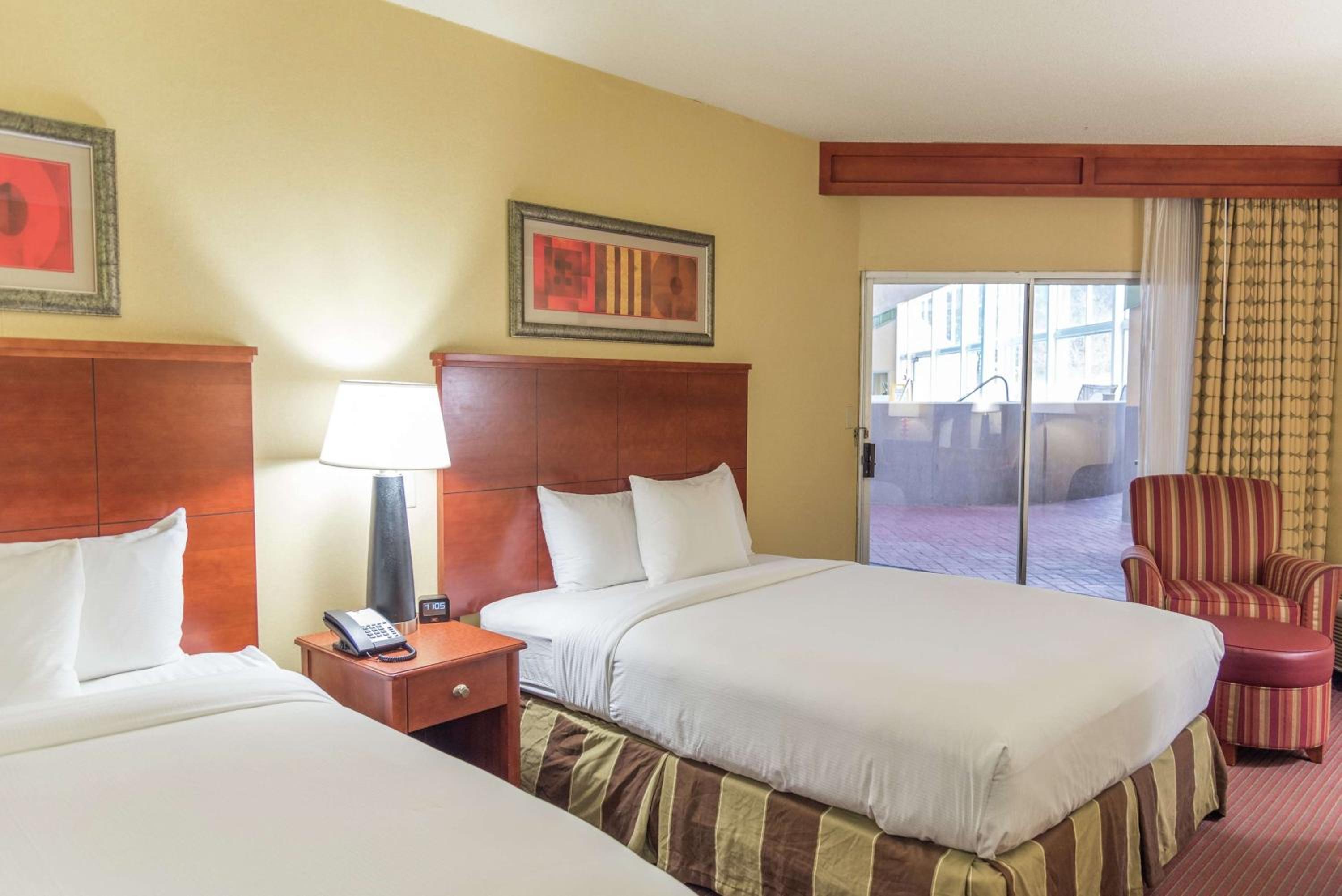 Queen Room with Two Queen Beds - Direct Pool Access photo 3