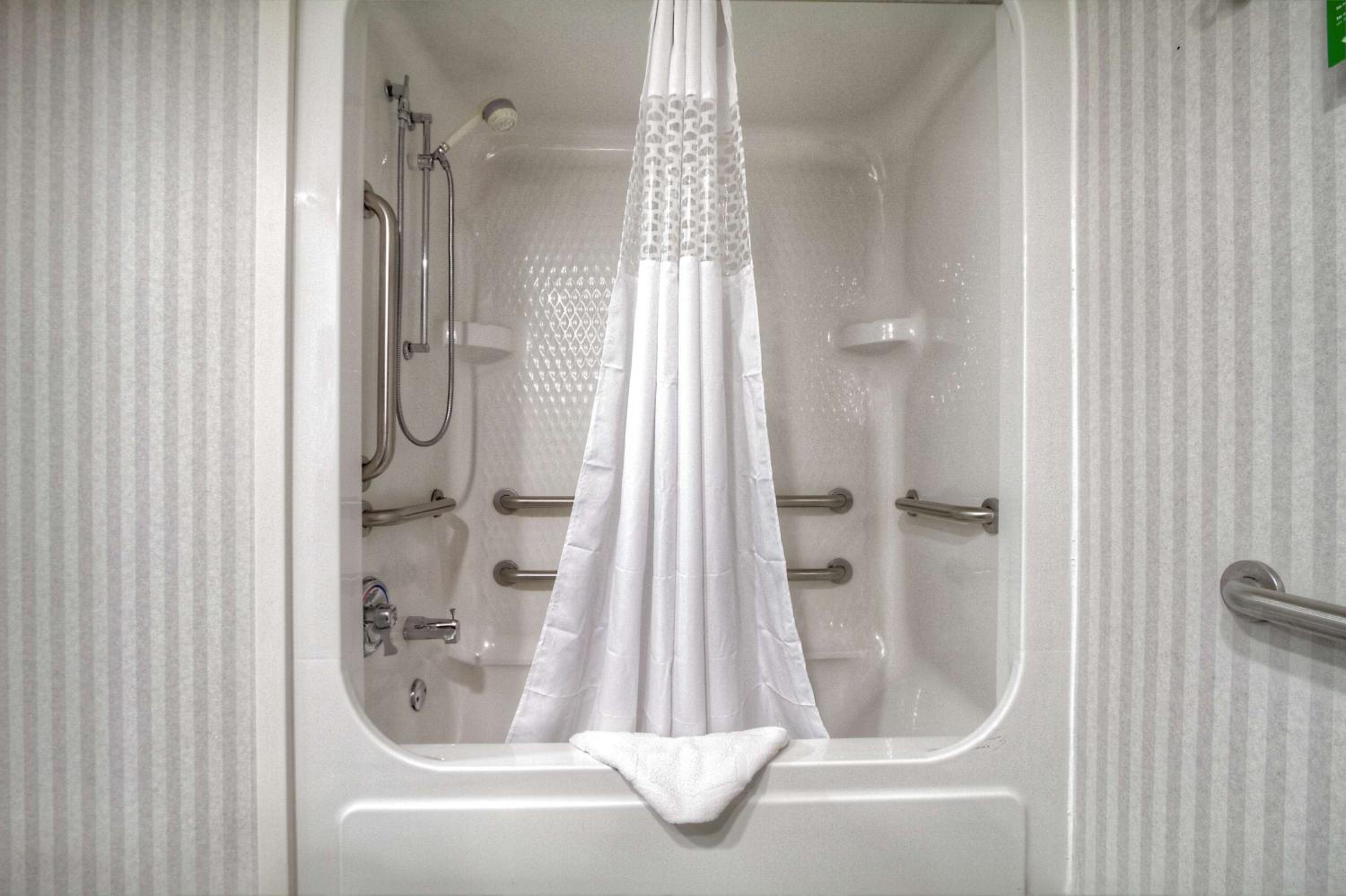 King Room with Accessible Tub - Mobility and Hearing Access/Non-Smoking photo 2