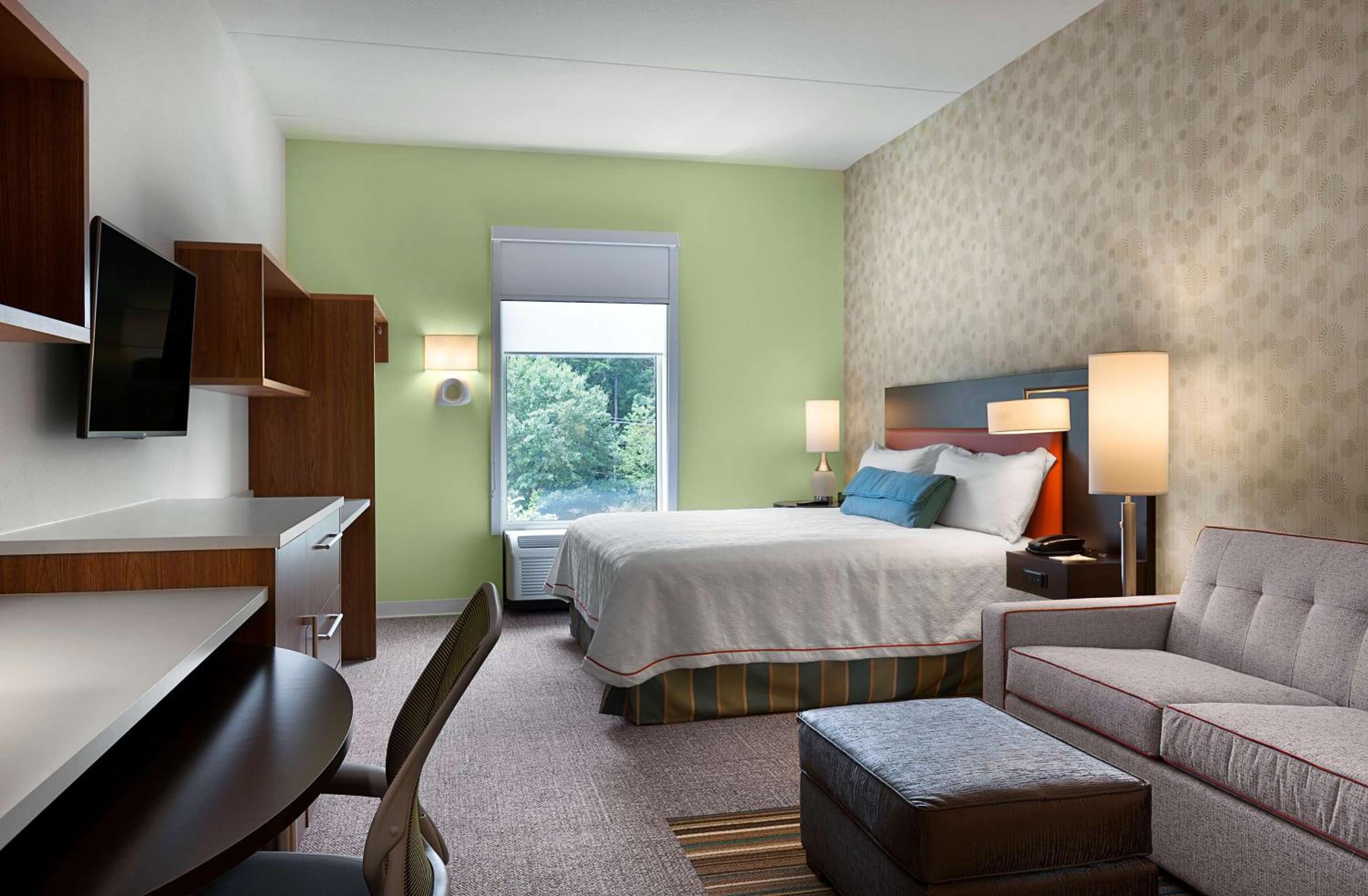 King Studio Suite - Mobility Access/Non-Smoking