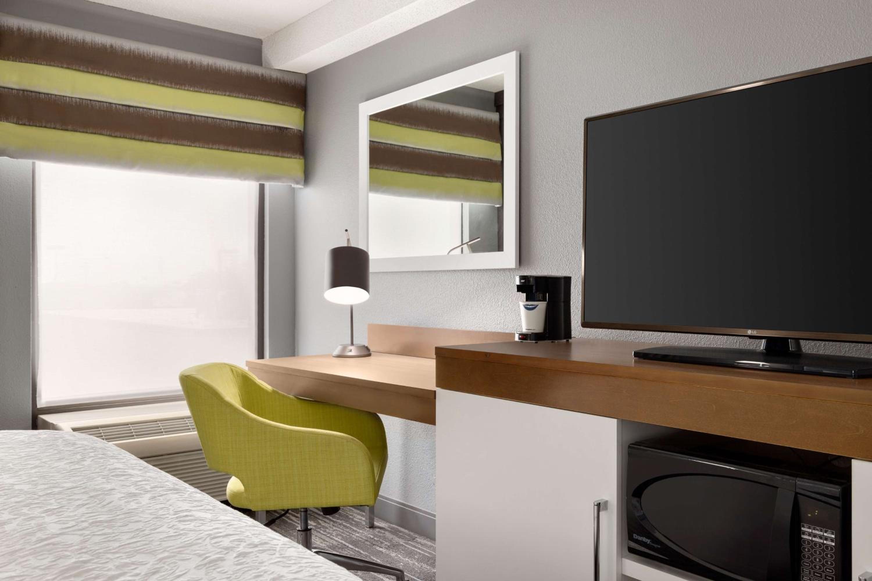 King Room - Hearing Access/Non-Smoking - Photo 1