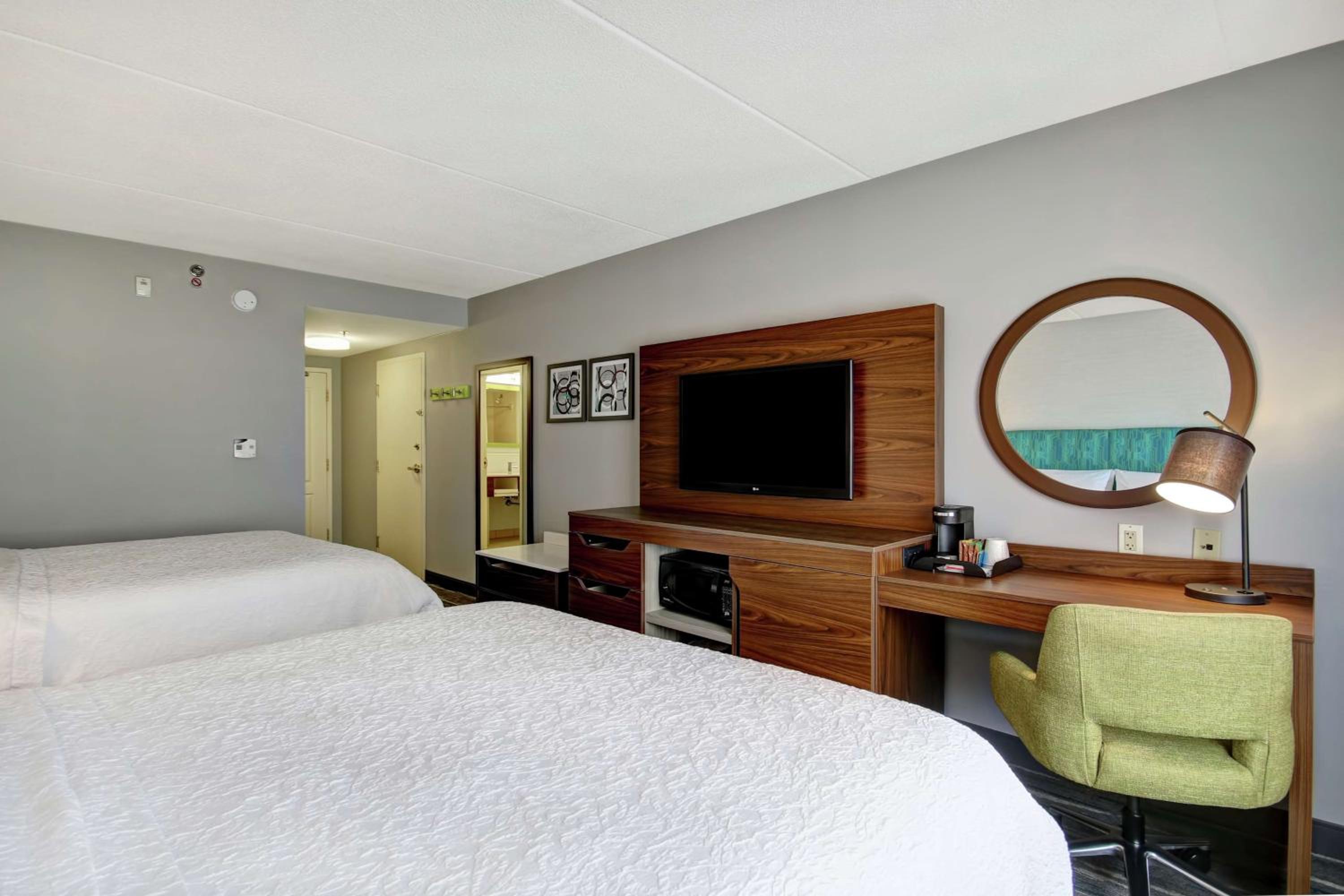 Room with Two Queen Beds - Non-Smoking - Photo 1