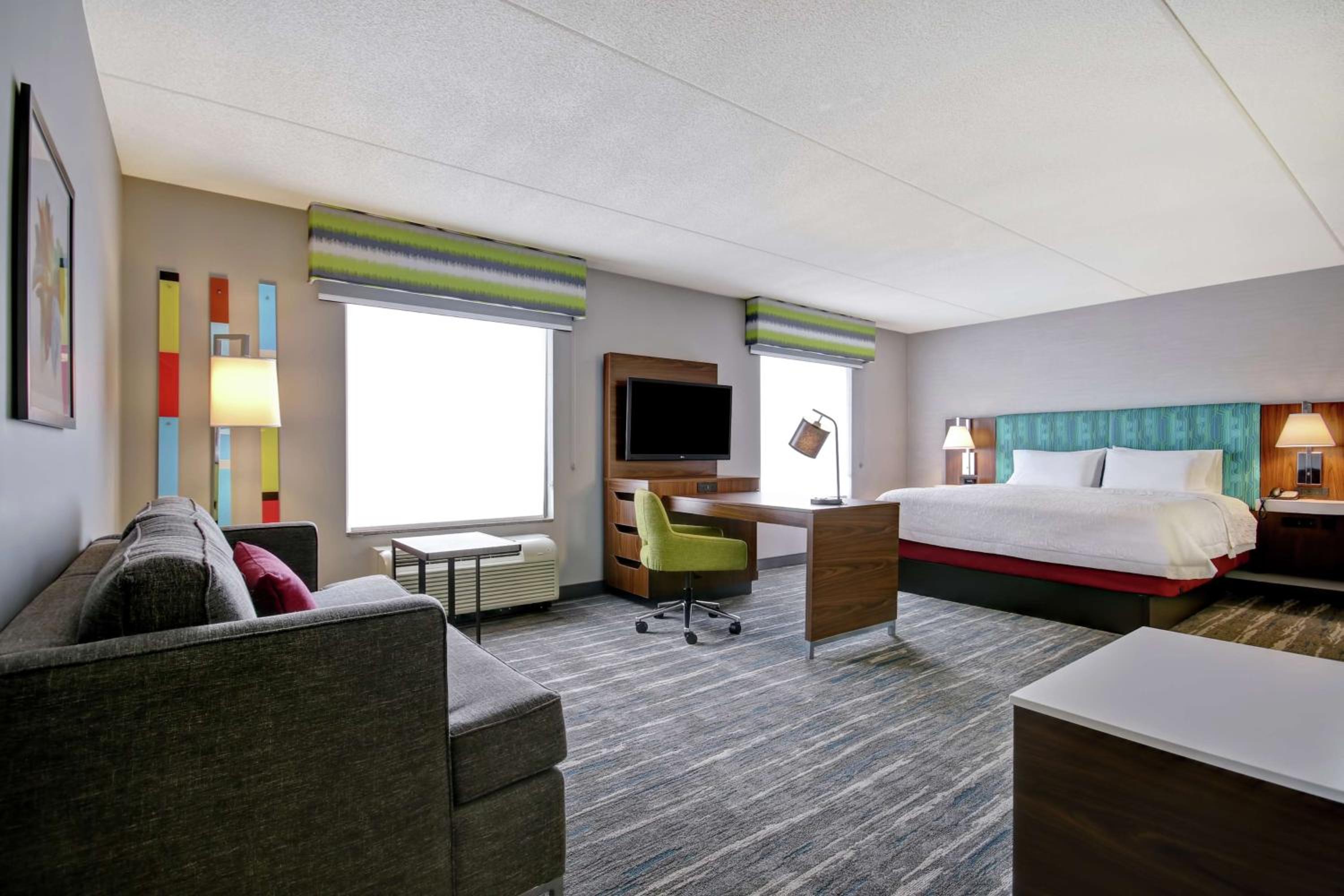 King Studio Suite with Sofa Bed - Non-Smoking - Photo 2