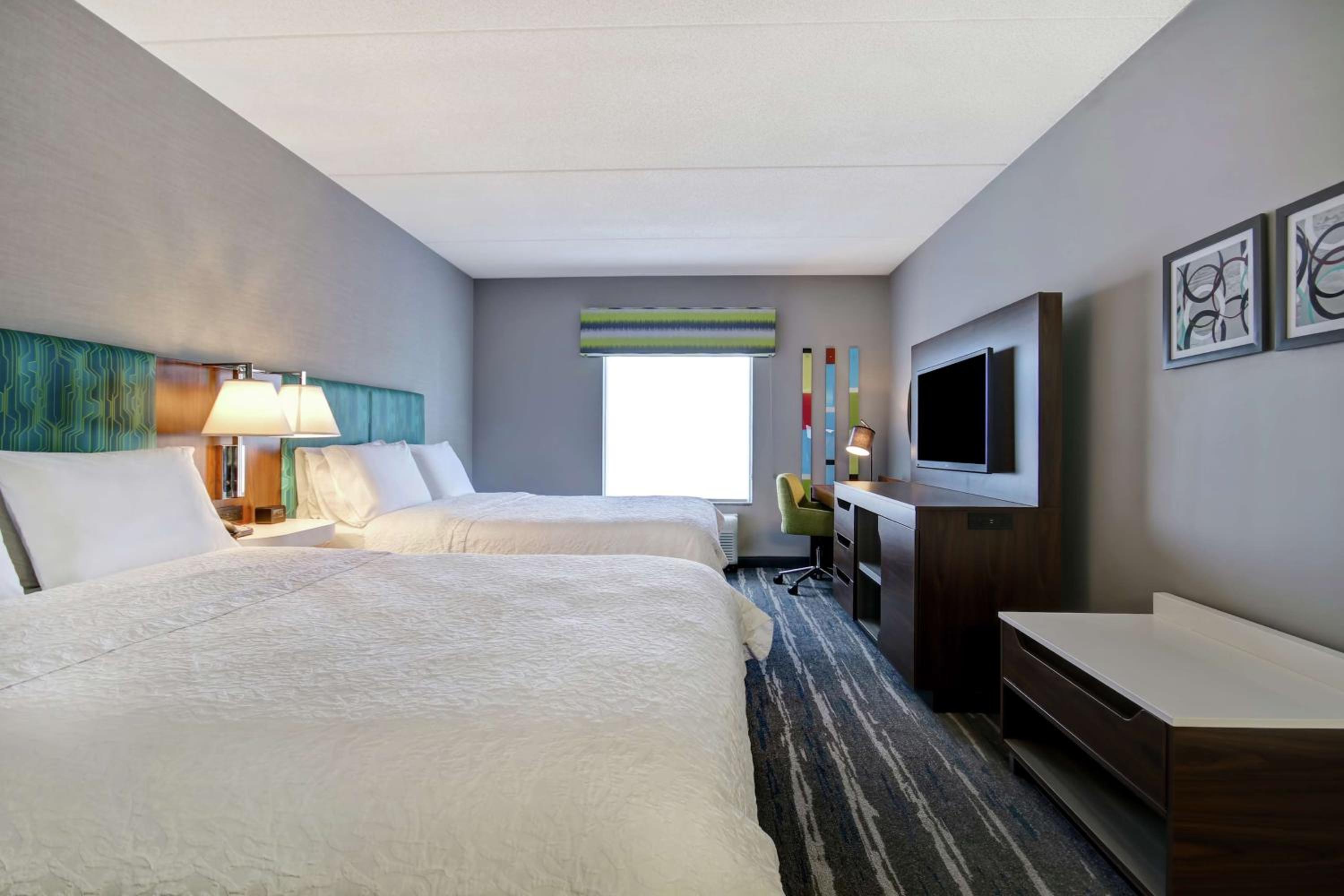 Room with Two Queen Beds - Non-Smoking - Photo 5