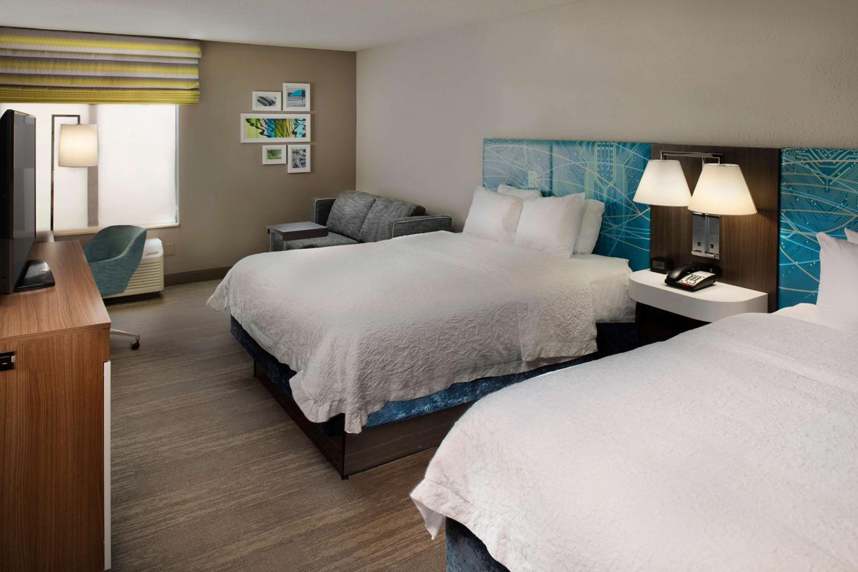 Queen Room With Two Queen Beds with Study - Photo 1
