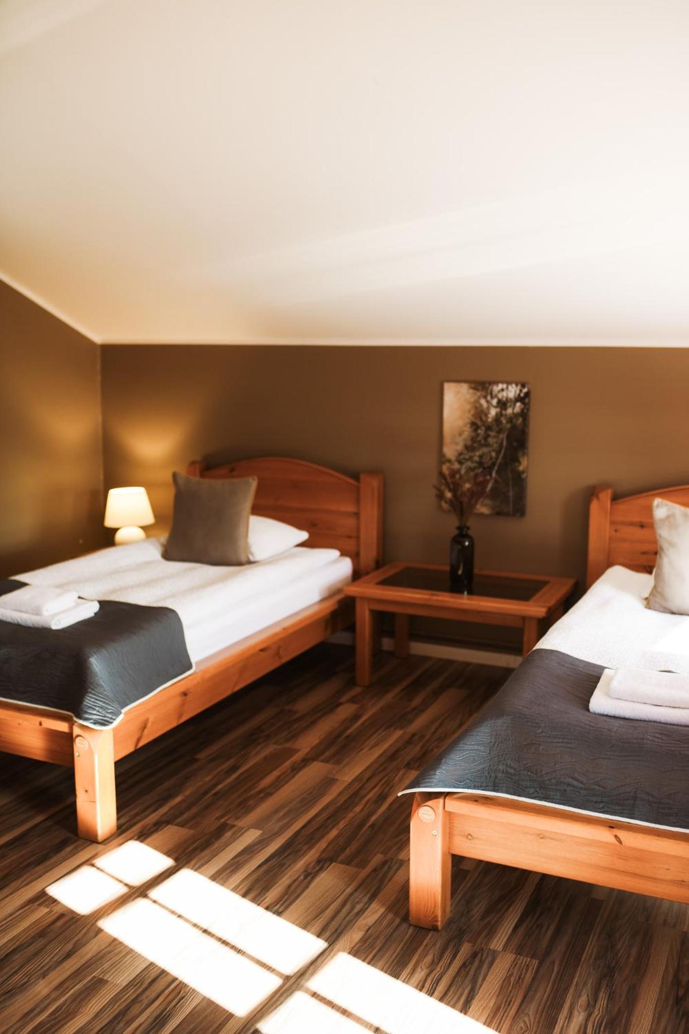 Standard Twin Room - Photo 3