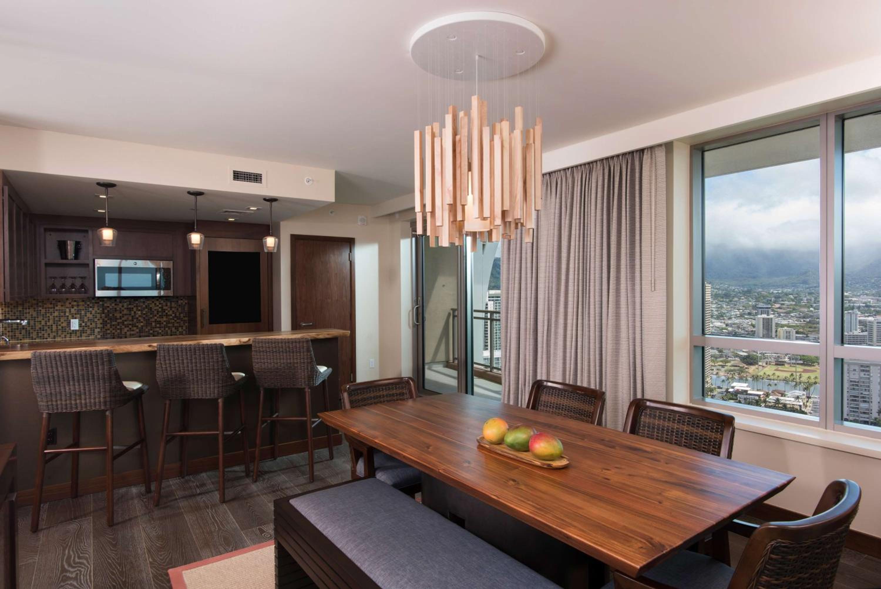Two-Bedroom Penthouse Suite with Mountain View thumbnail 5