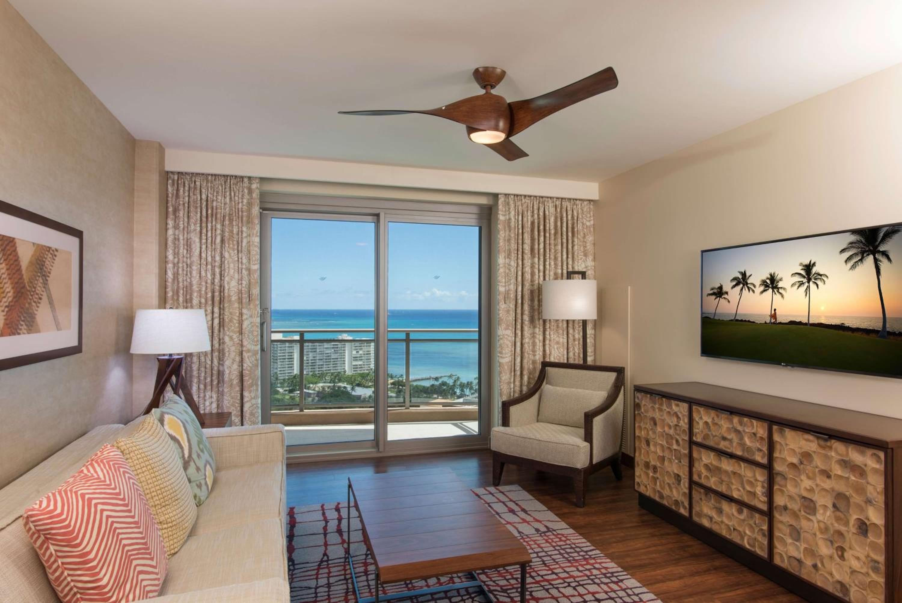 One-Bedroom Luxury Suite with Two Double Beds and Ocean View