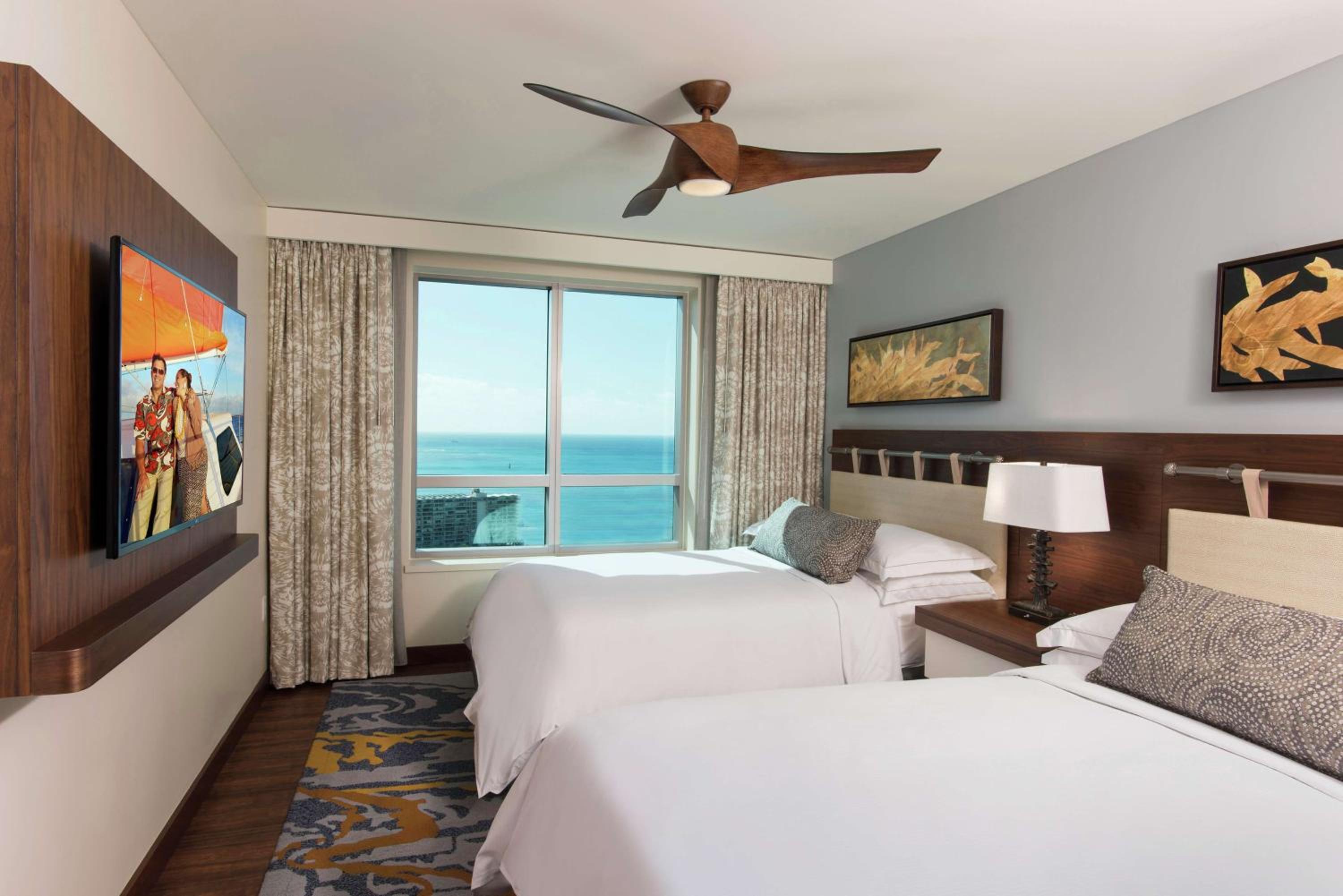 Two-Bedroom Luxury Suite with Sofa Bed thumbnail 6