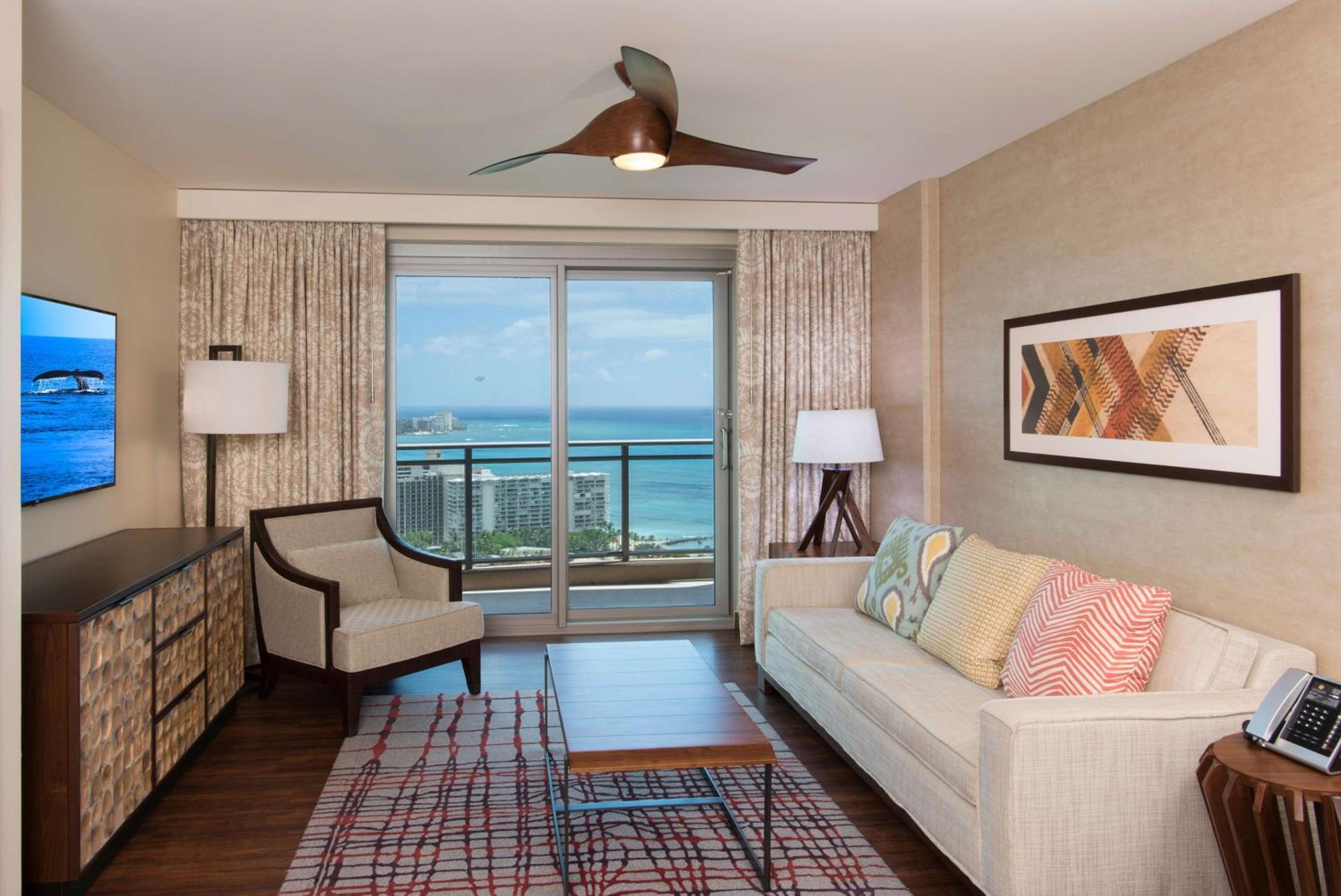 One-Bedroom Luxury King Suite with Sofa Bed