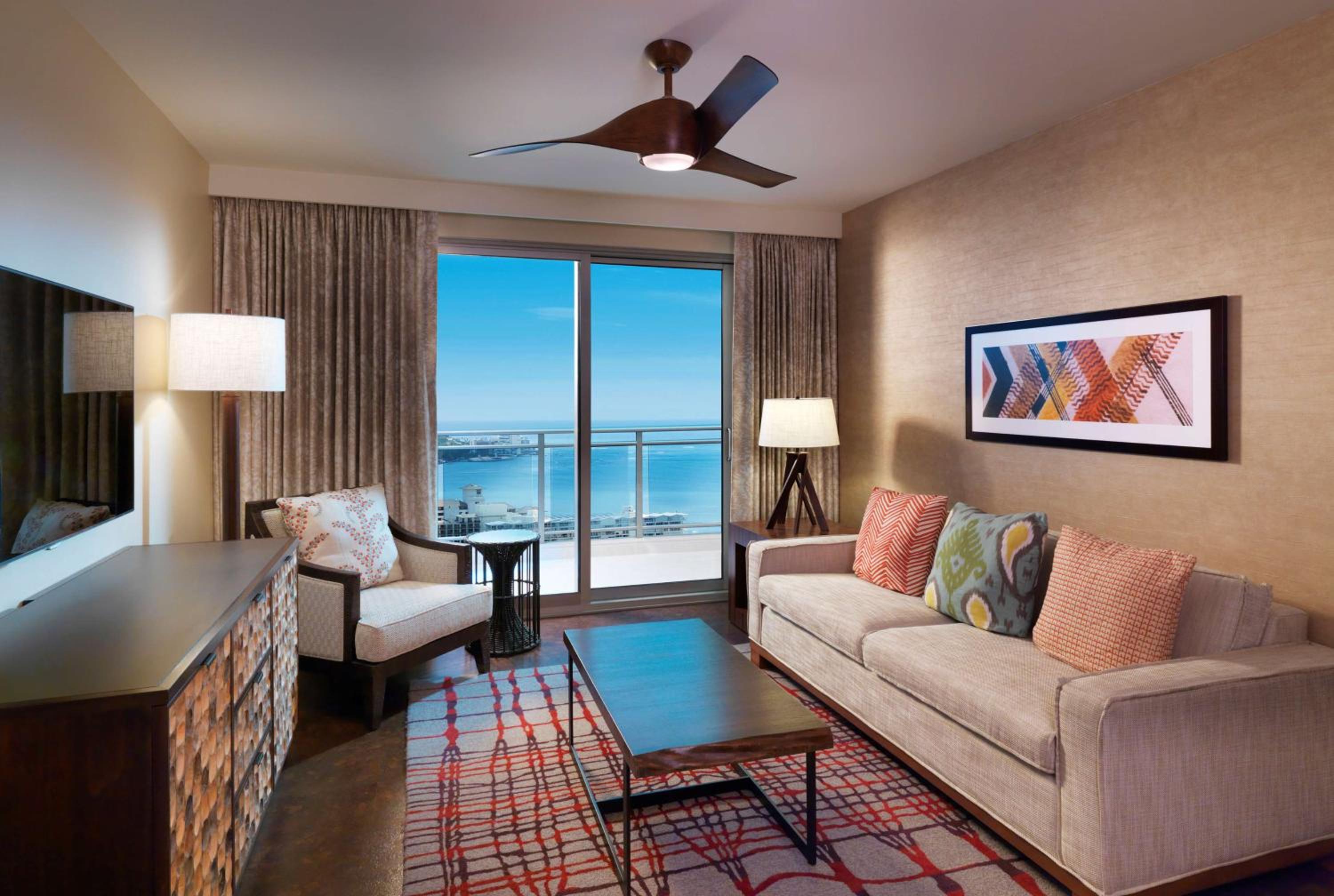 One-Bedroom Suite with Two Double Beds and Ocean View