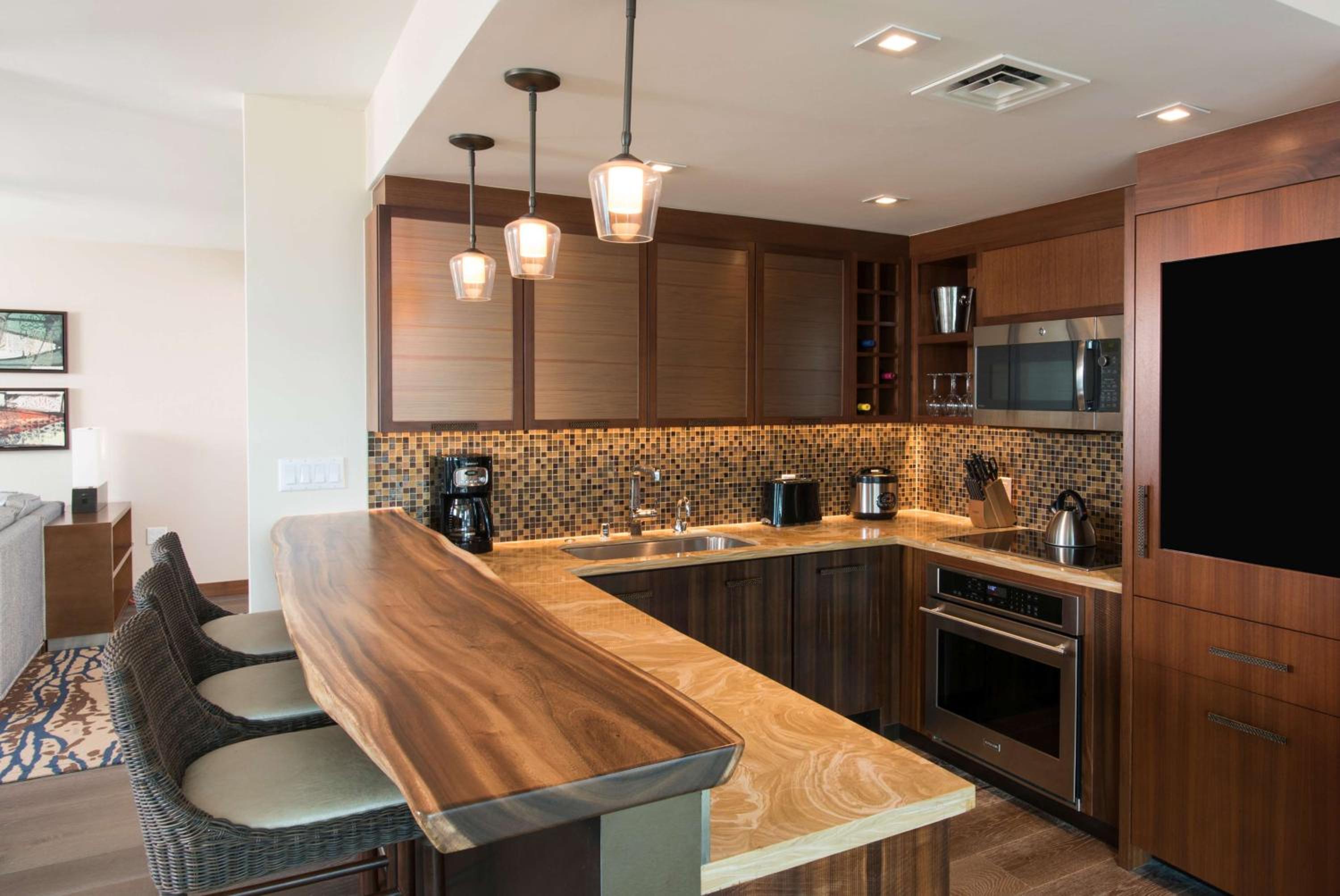 Two-Bedroom Penthouse Suite with Resort View