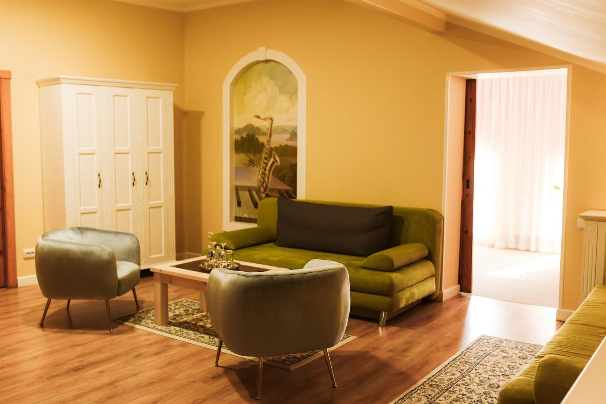 Suite - Photo 6