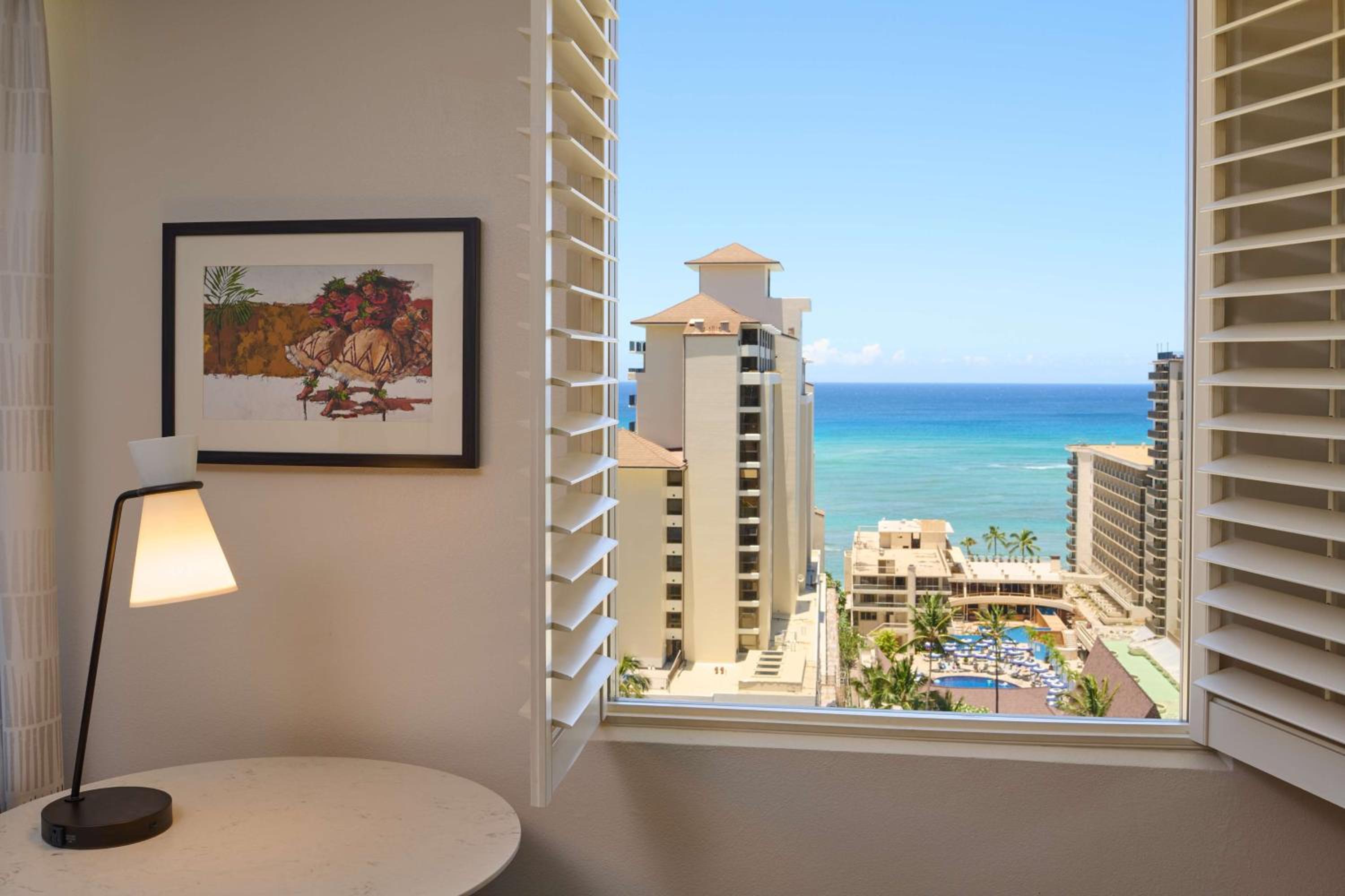One Bedroom Premium Suite with Two Queen Beds and Ocean View - Photo 11