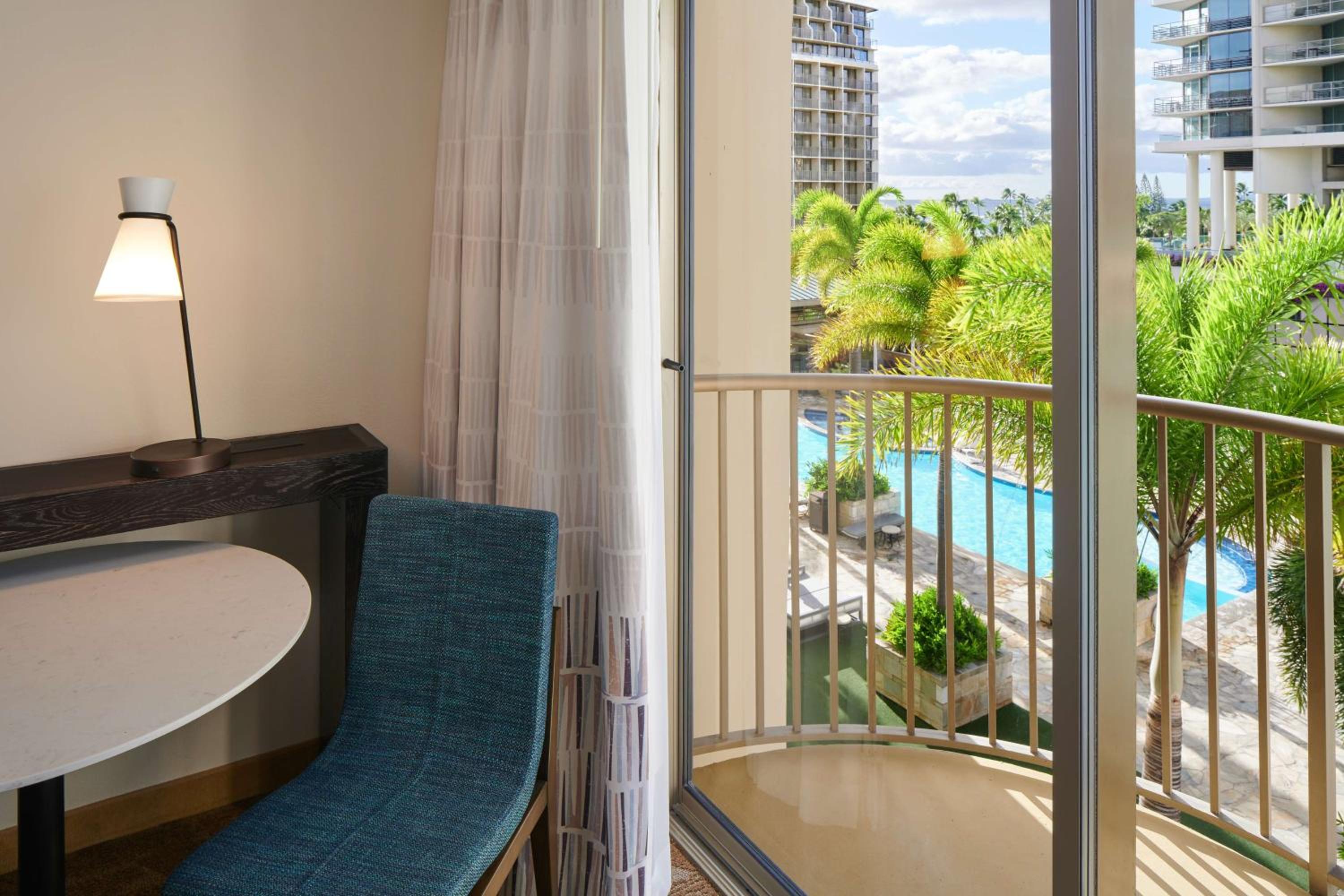Queen Suite with Two Queen Beds and Pool View  - Photo 4