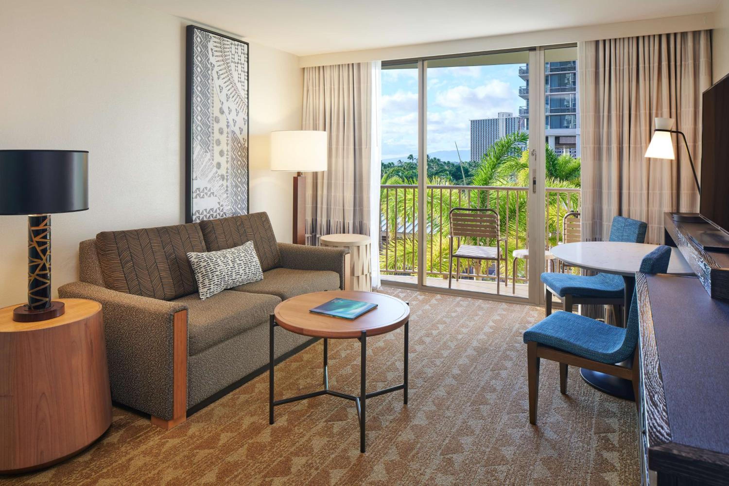 Queen Suite with Two Queen Beds and Pool View  - Photo 2