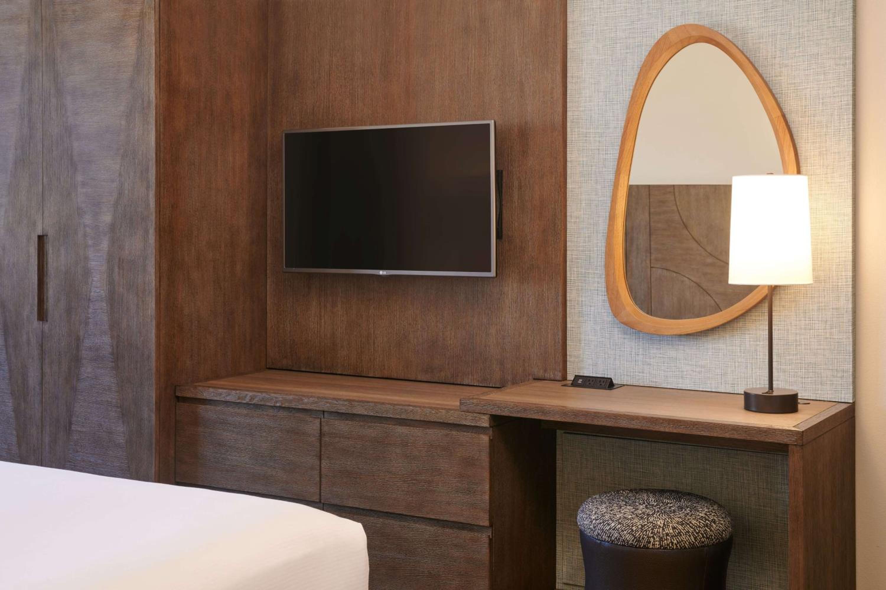 King Suite with Ocean View - Photo 5