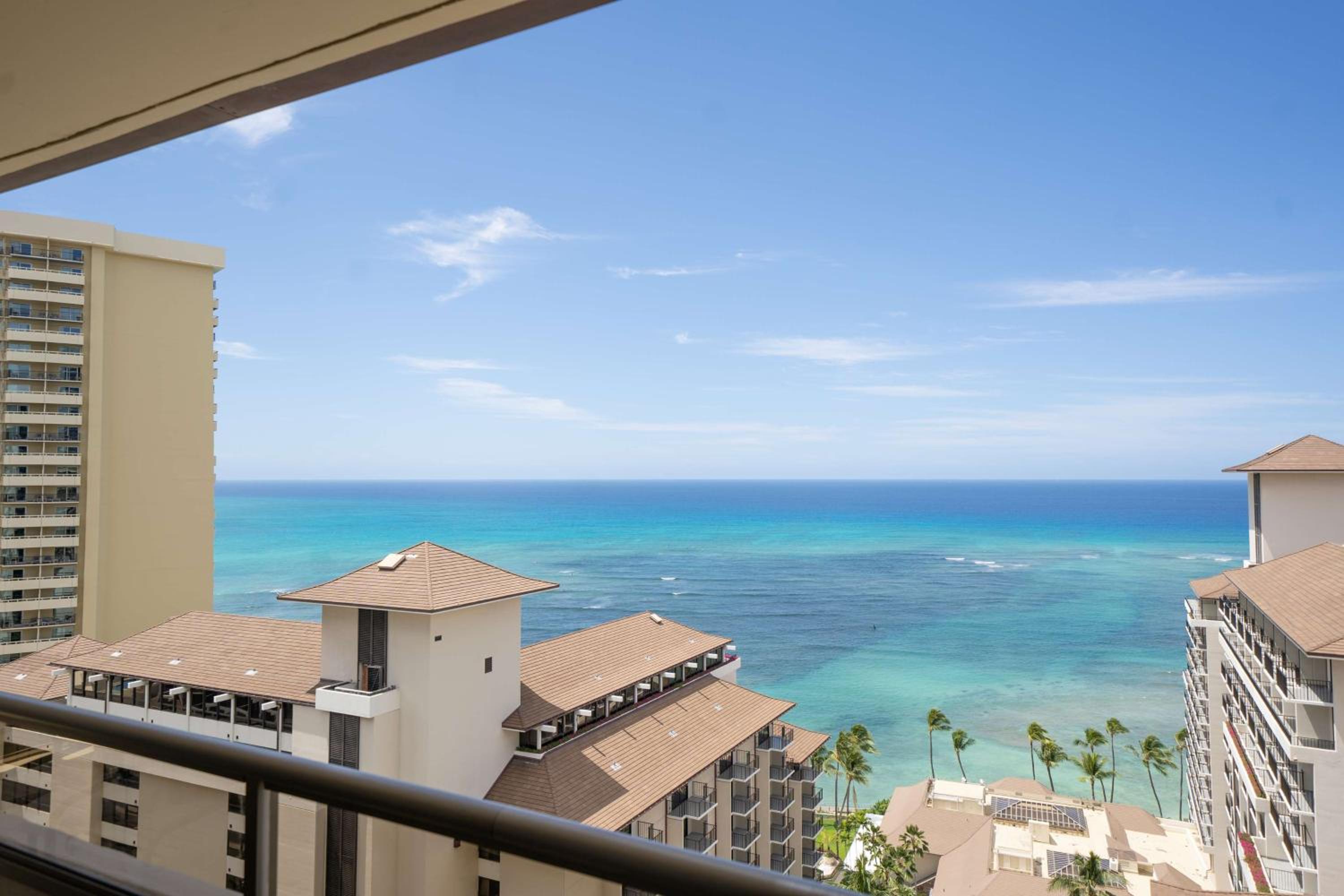 One Bedroom Premium Suite with Two Queen Beds and Ocean View - Photo 9