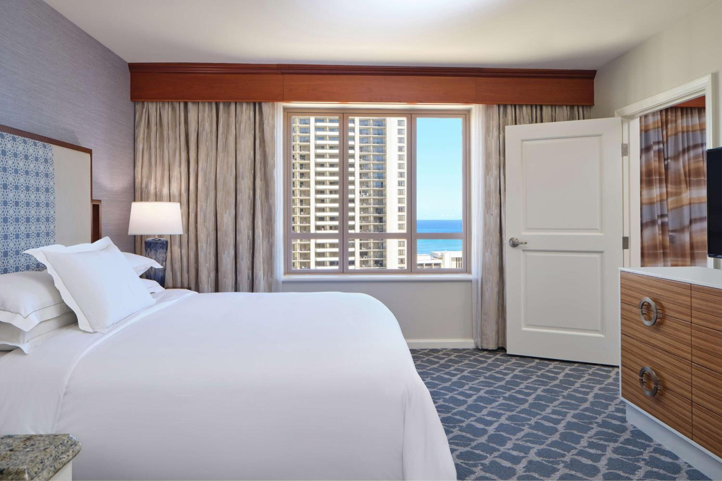 One-Bedroom King Suite with Ocean View