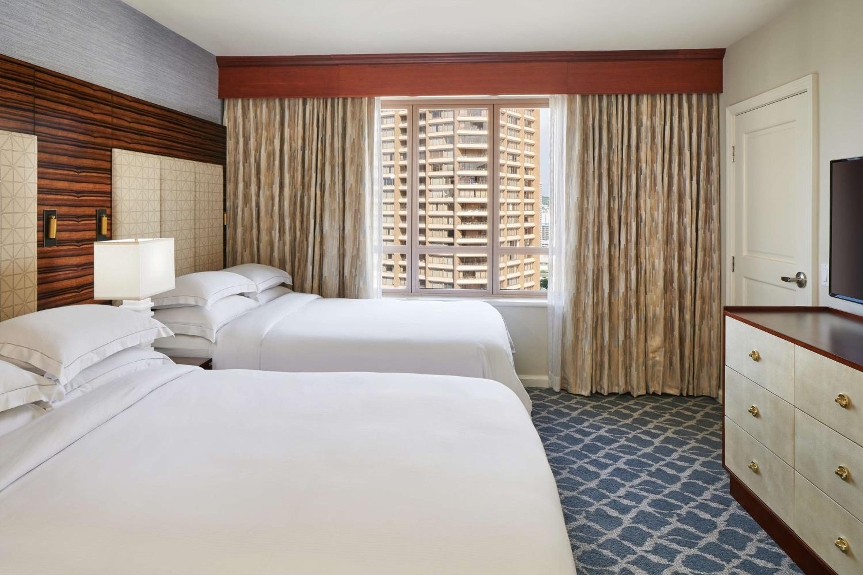 One Bedroom Double Suite with Partial Ocean View - Non-Smoking