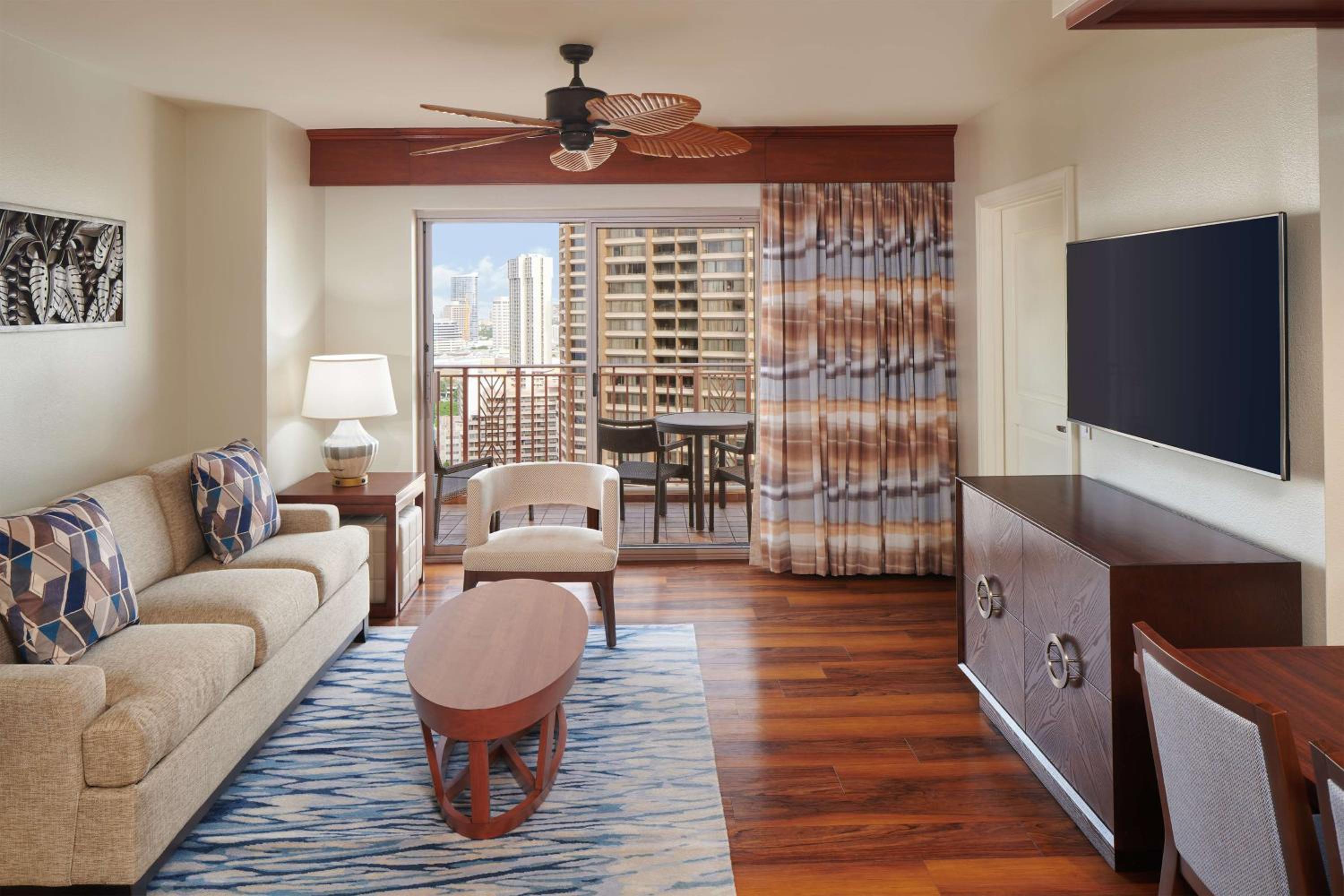 Two-Bedroom Suite with Partial Ocean View thumbnail 5