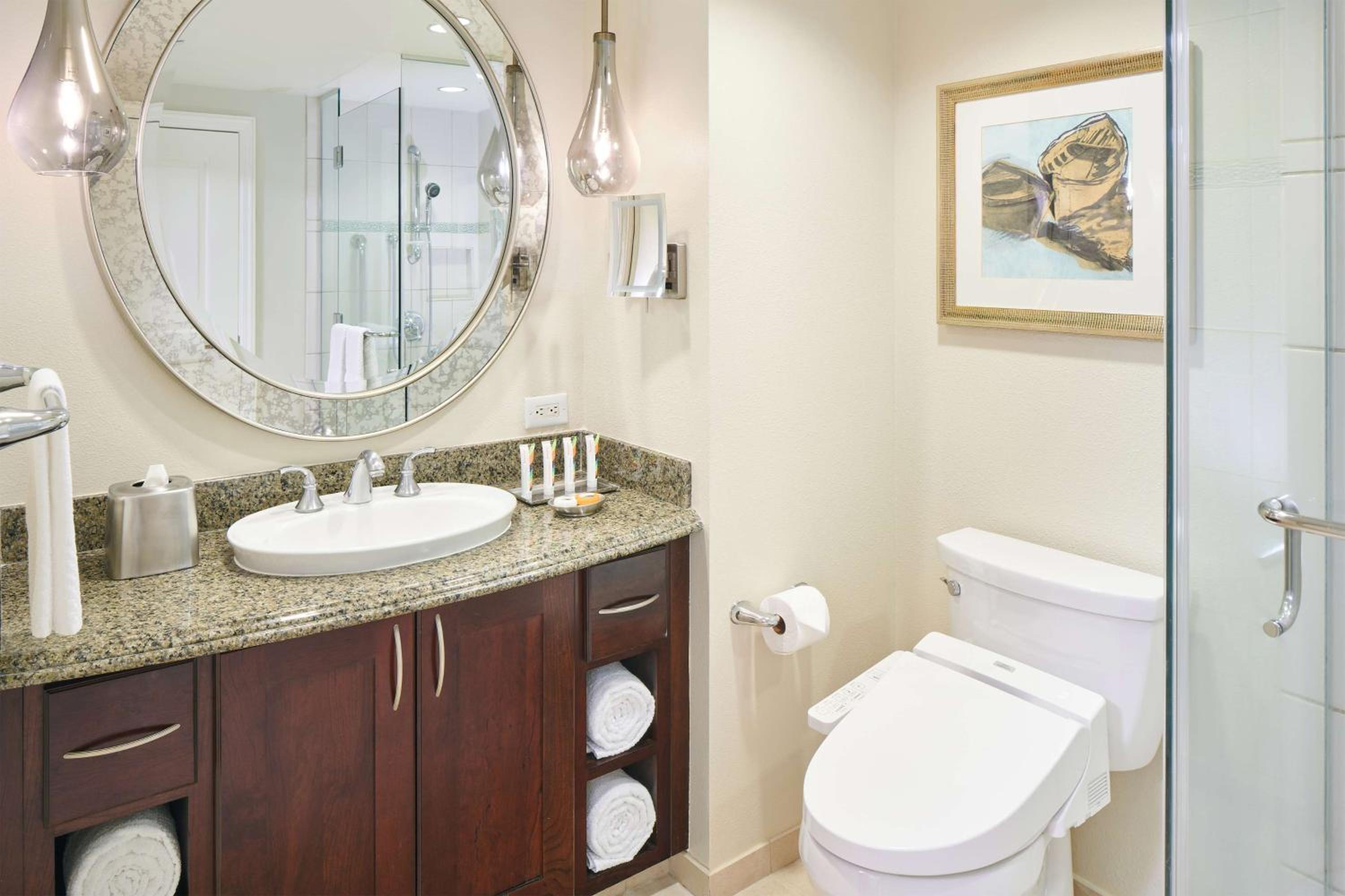 One Bedroom Double Suite with Partial Ocean View - Non-Smoking thumbnail 5