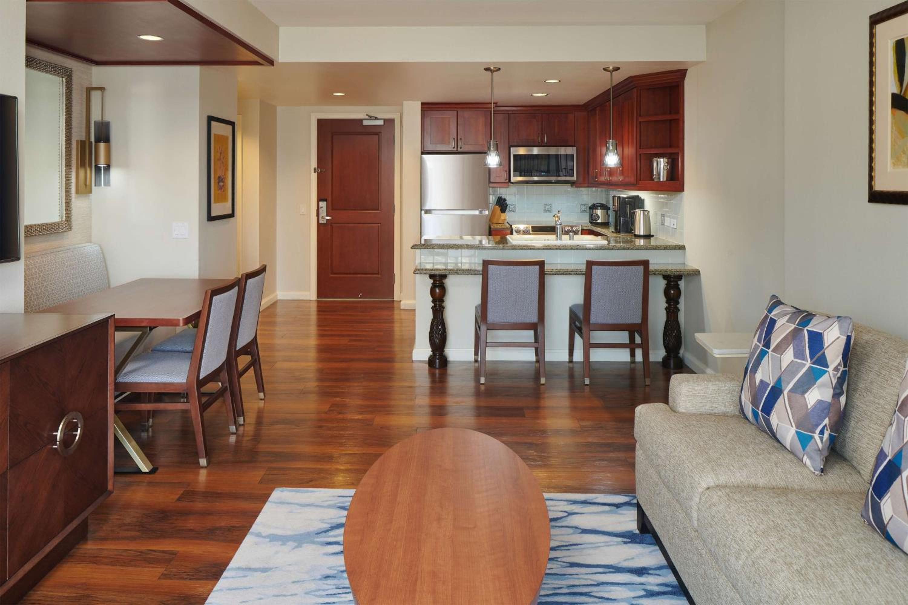 One Bedroom Double Suite with Partial Ocean View - Non-Smoking