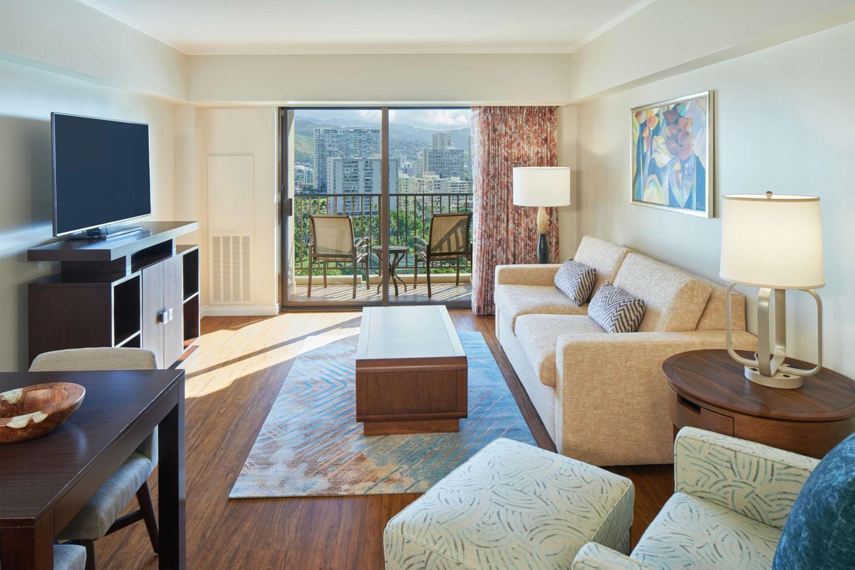 One-Bedroom King Suite with Sofa Bed and Mountain View - Kalia Tower - Photo 1