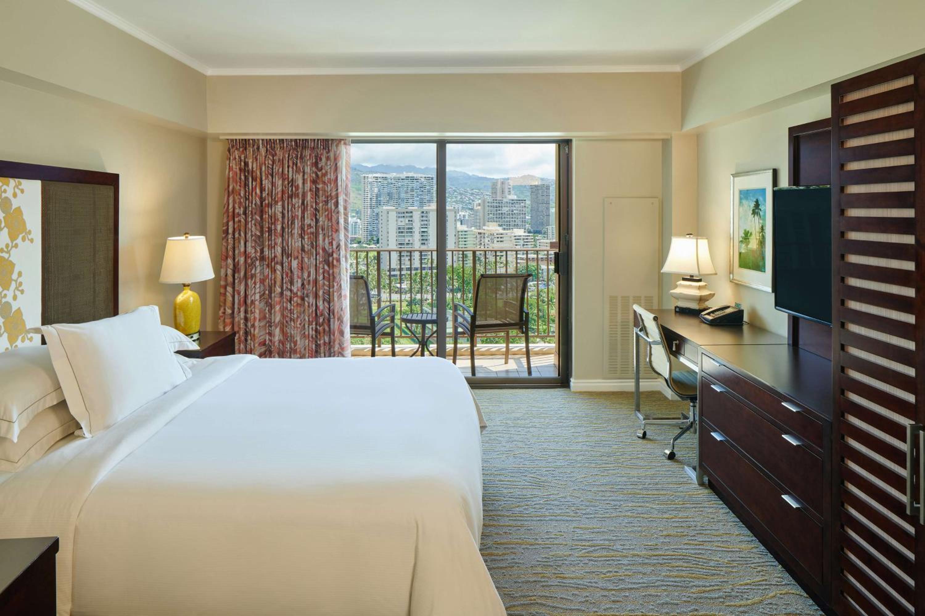 One-Bedroom King Suite with Sofa Bed and Mountain View - Kalia Tower - Photo 4