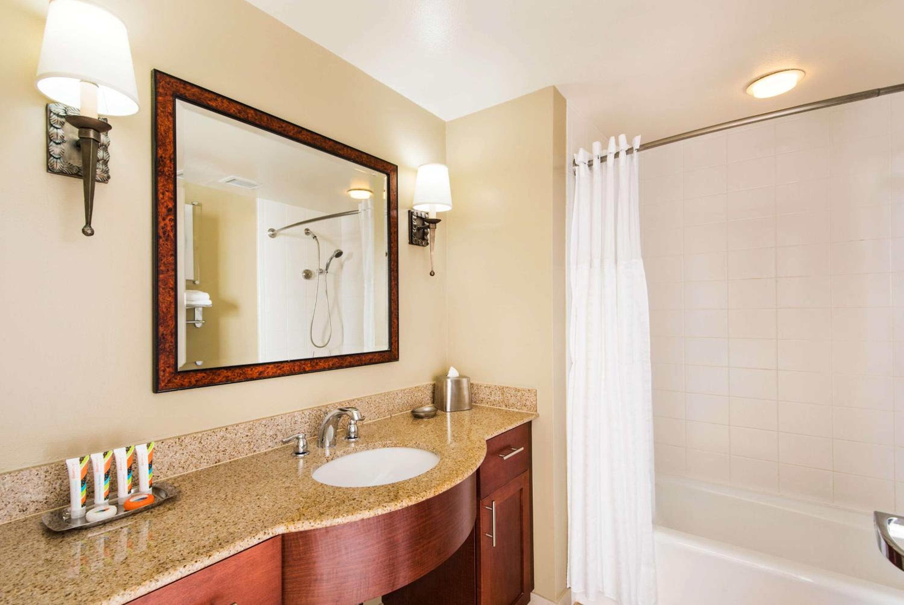 Two-Bedroom Suite with View - Lagoon Tower - Photo 11
