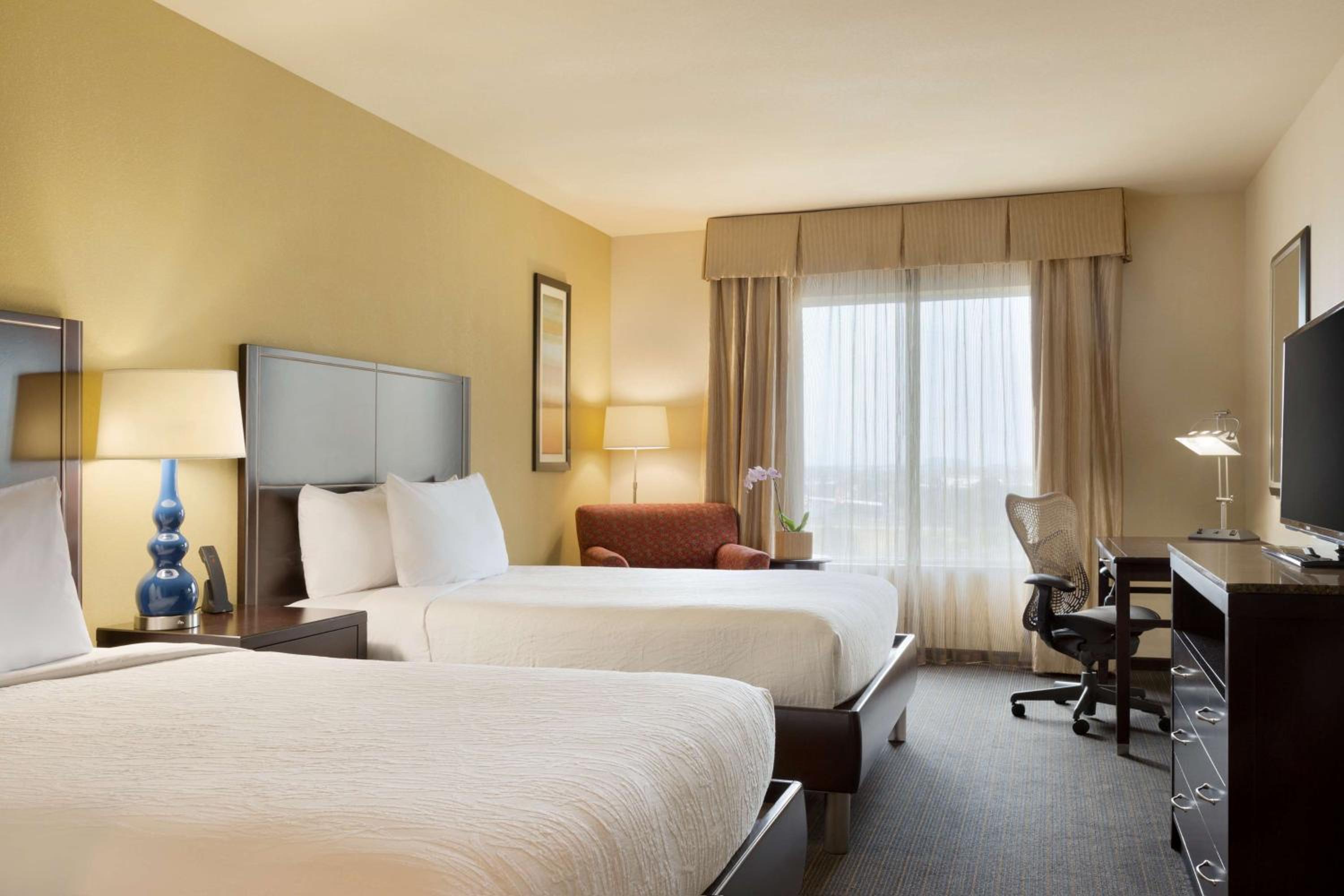 Queen Room with Two Queen Beds - Hearing Access
