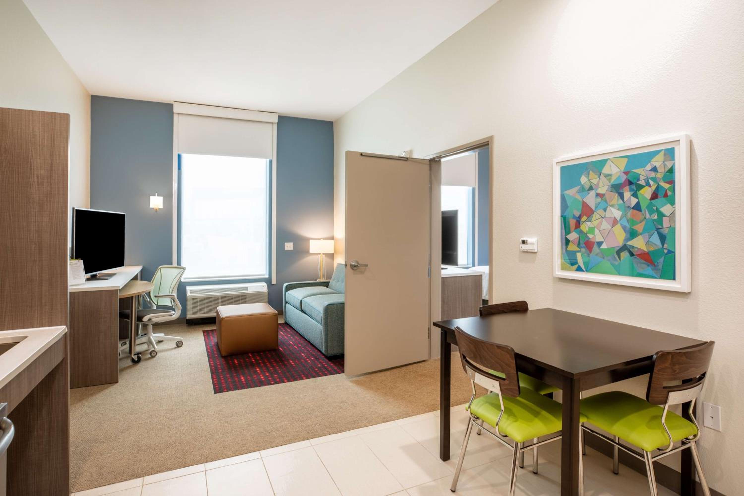One-Bedroom King Suite - Non-Smoking - Photo 3
