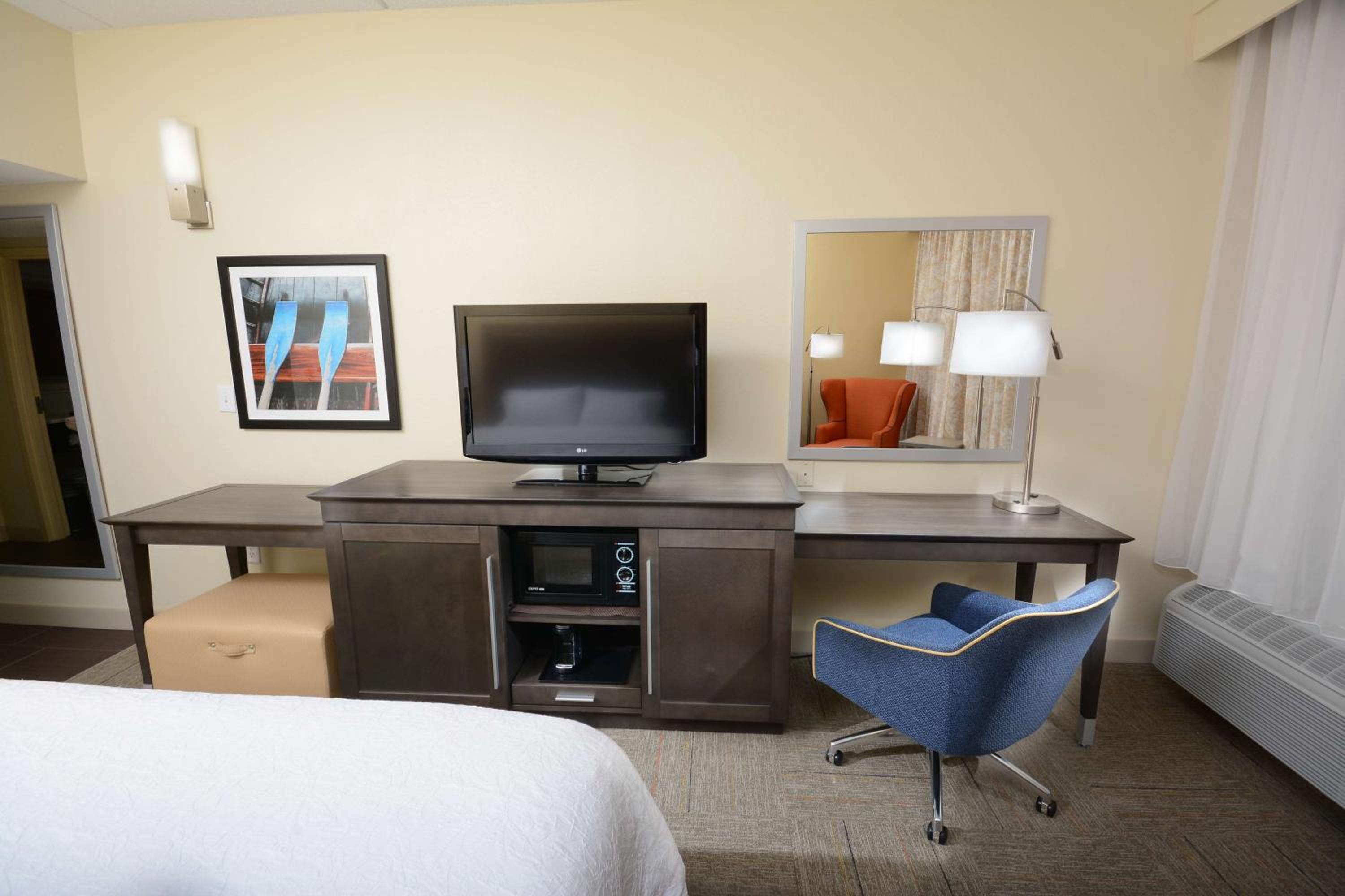 King Room - Non-Smoking - Photo 3